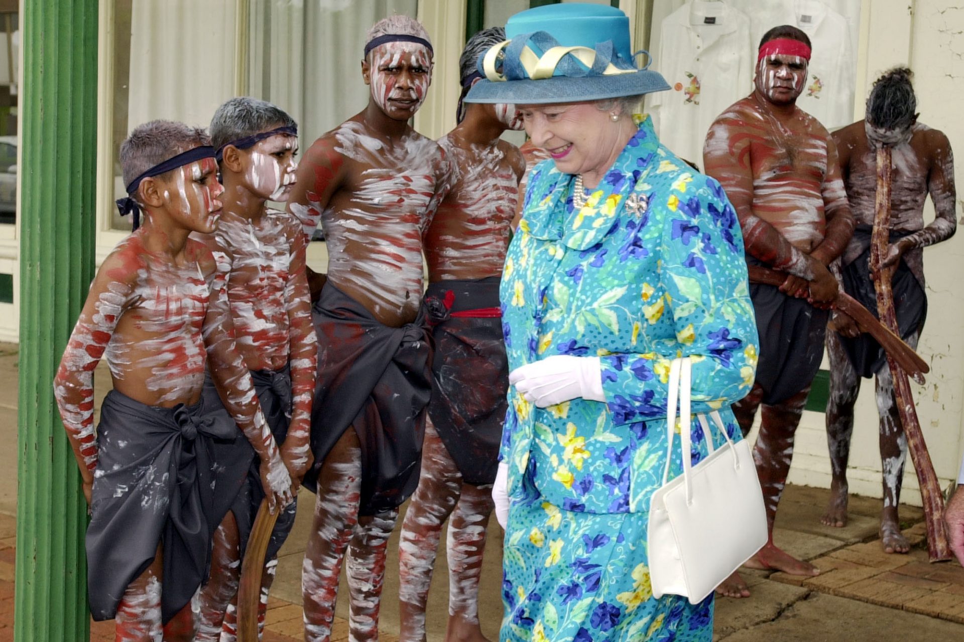 Queen Elizabeth with the Ngemba Muranari