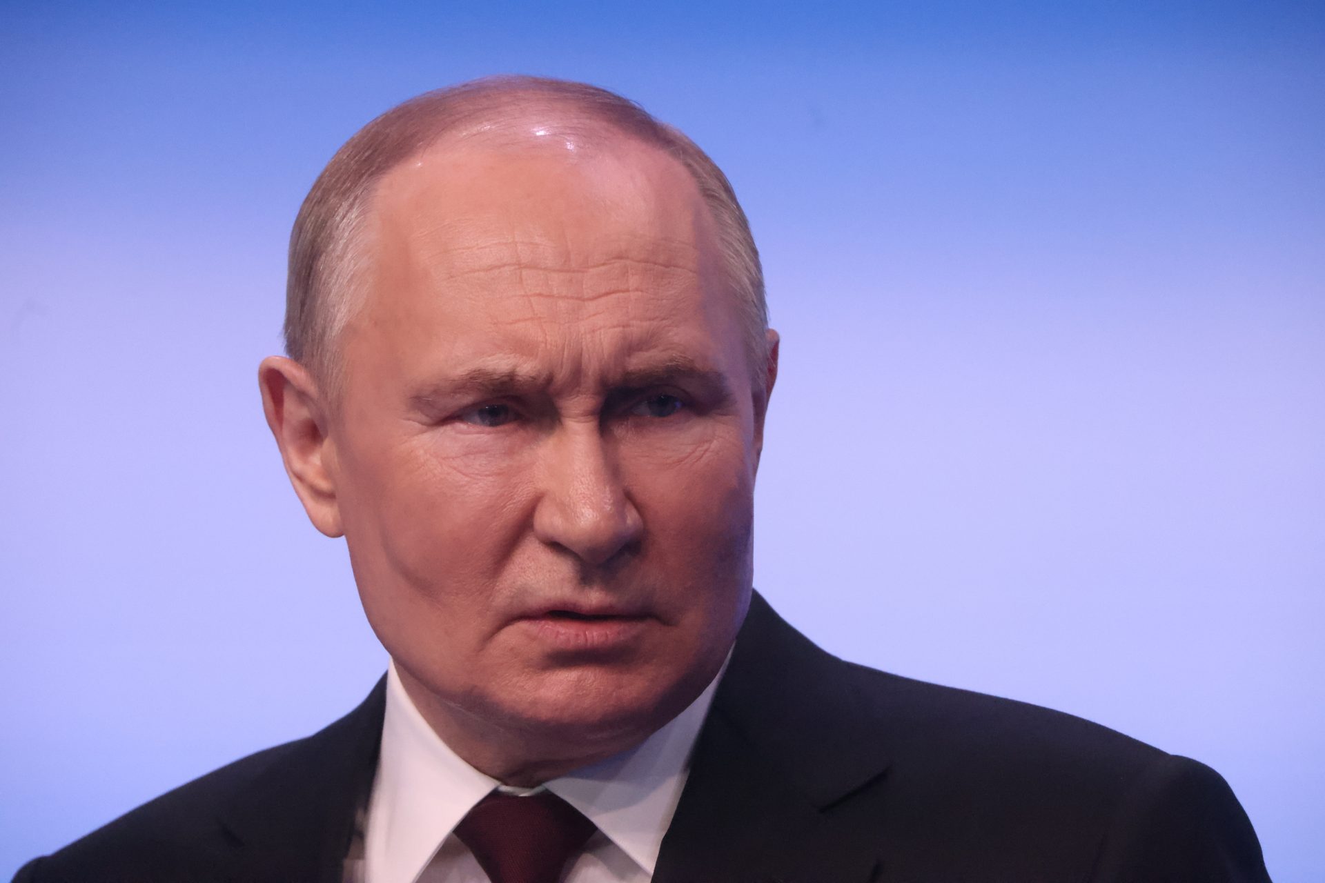 Paranoid Putin: Russia's leader goes to extreme lengths to stay safe