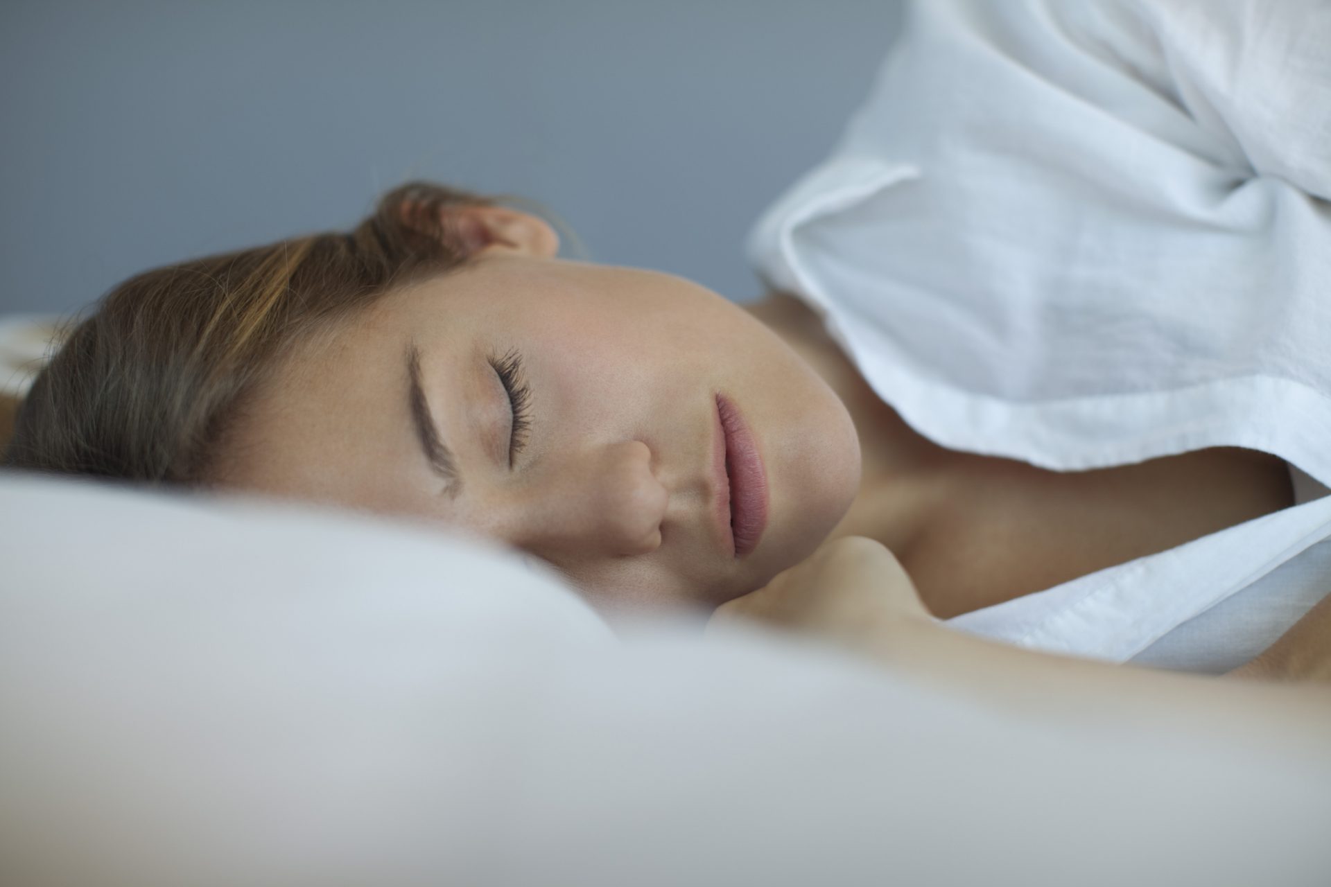 D'après une étude, dormir dans cette position réduirait les risques d'Alzheimer