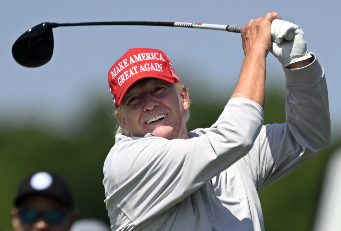 Donald Trump assures no foul play after beating Phil Mickelson's score
