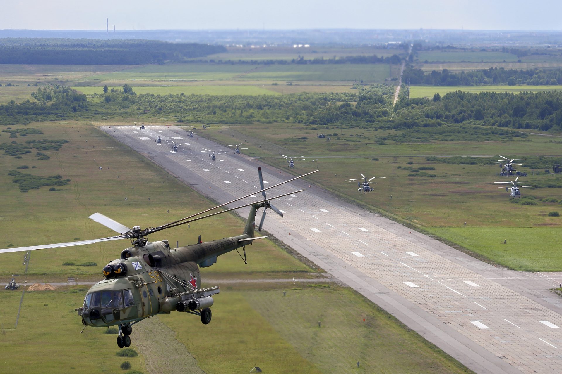Durísimo golpe a Putin: así fue la deserción de un piloto de helicóptero ruso