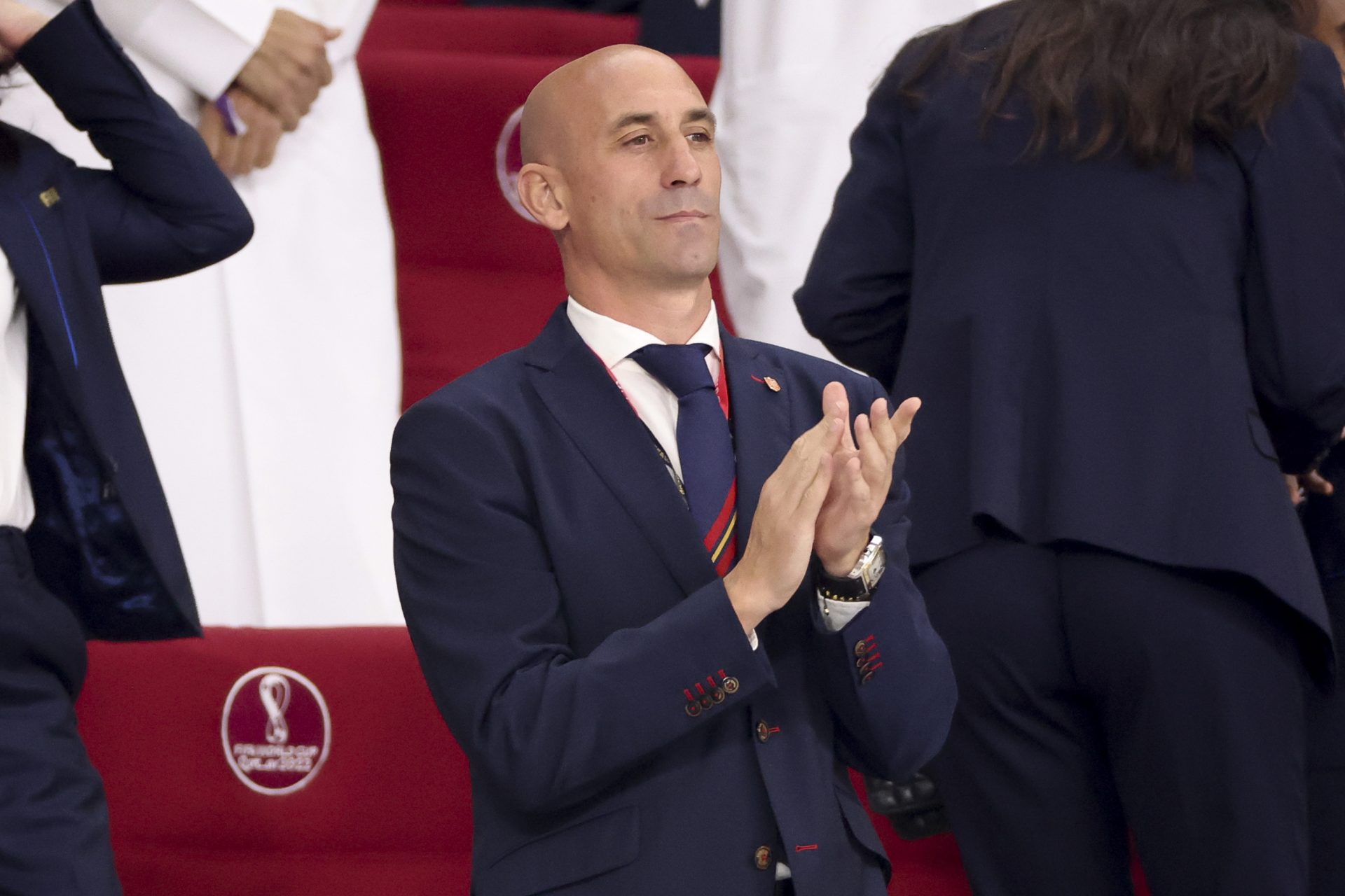 Luis Rubiales Presidente De La Real Federación Española De Fútbol Se Disculpa Por Beso A