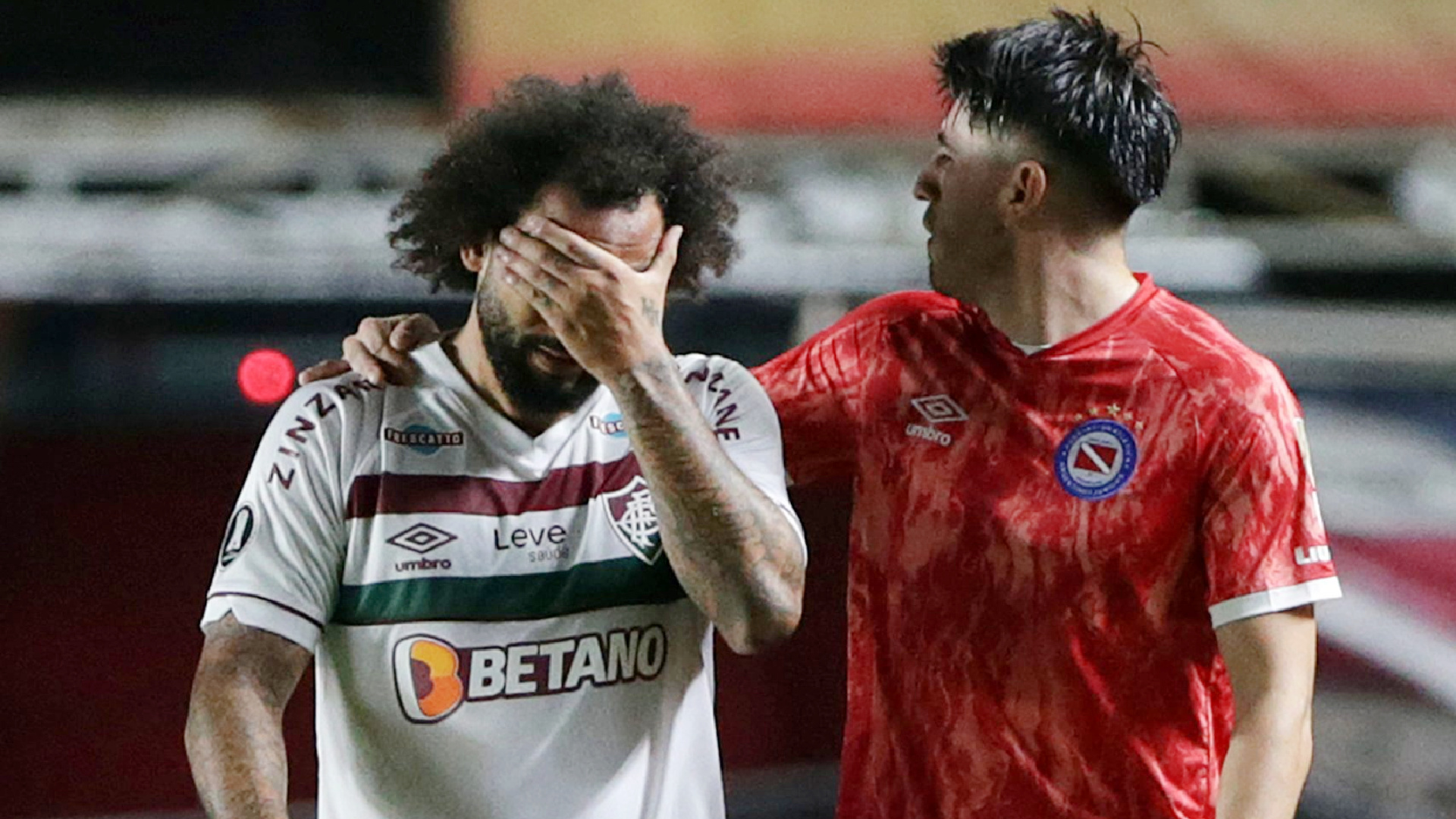 Escalofriantes imágenes de la lesión del argentino Luciano Sánchez tras una entrada de Marcelo