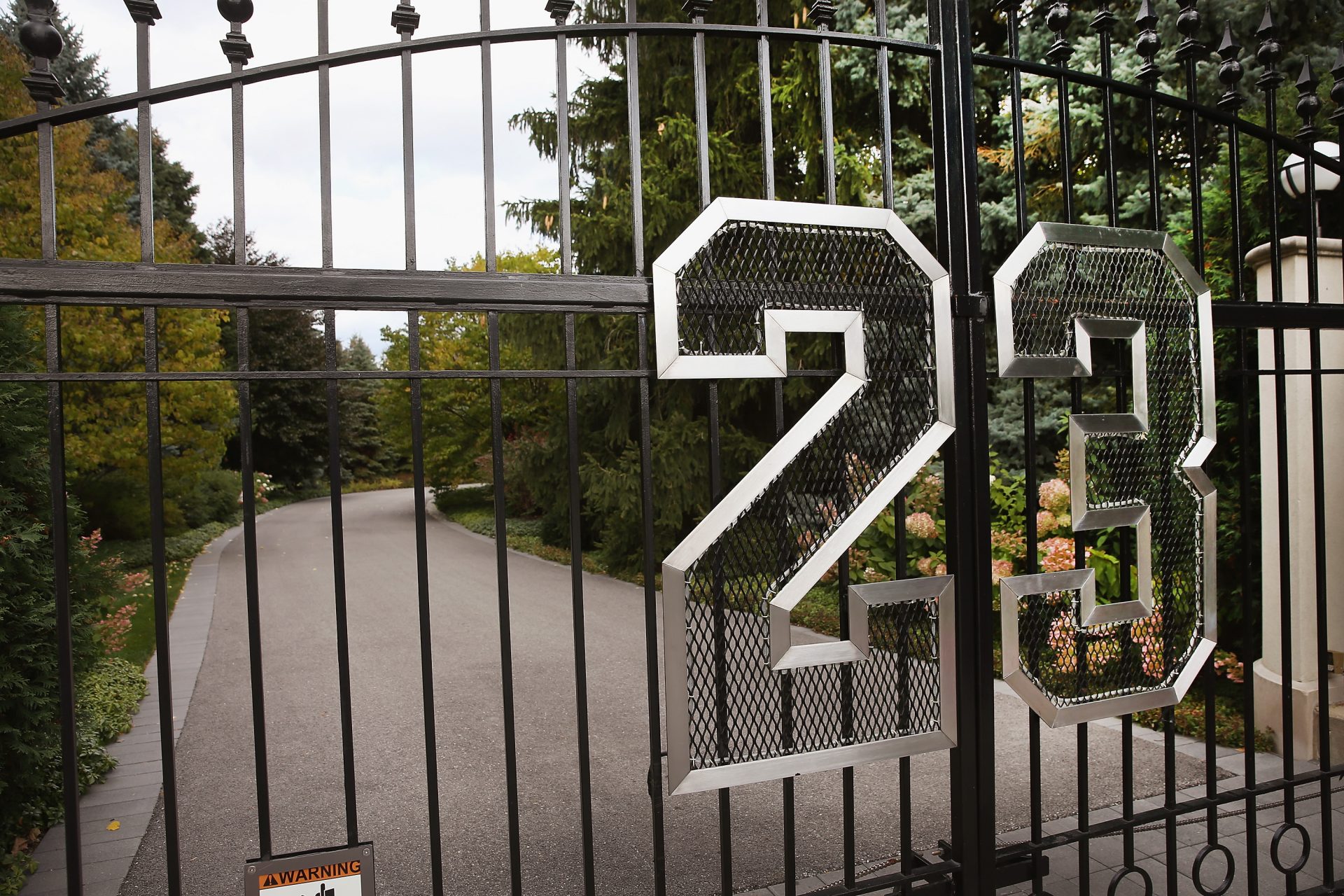 What's going on with Michael Jordan's 'cursed' mansion?