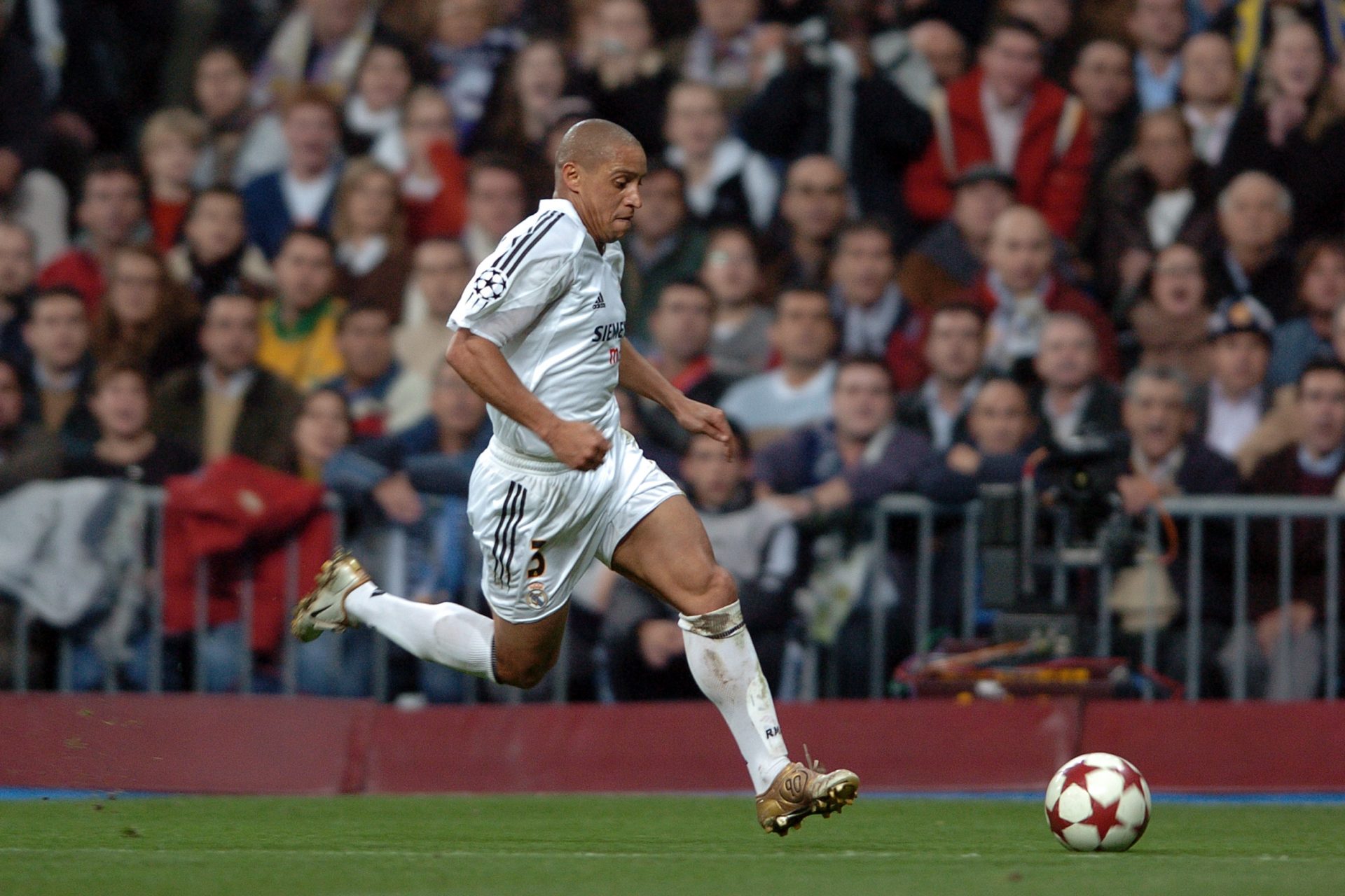 The crazy life of Roberto Carlos: 91 goals, 11 children and 7 women