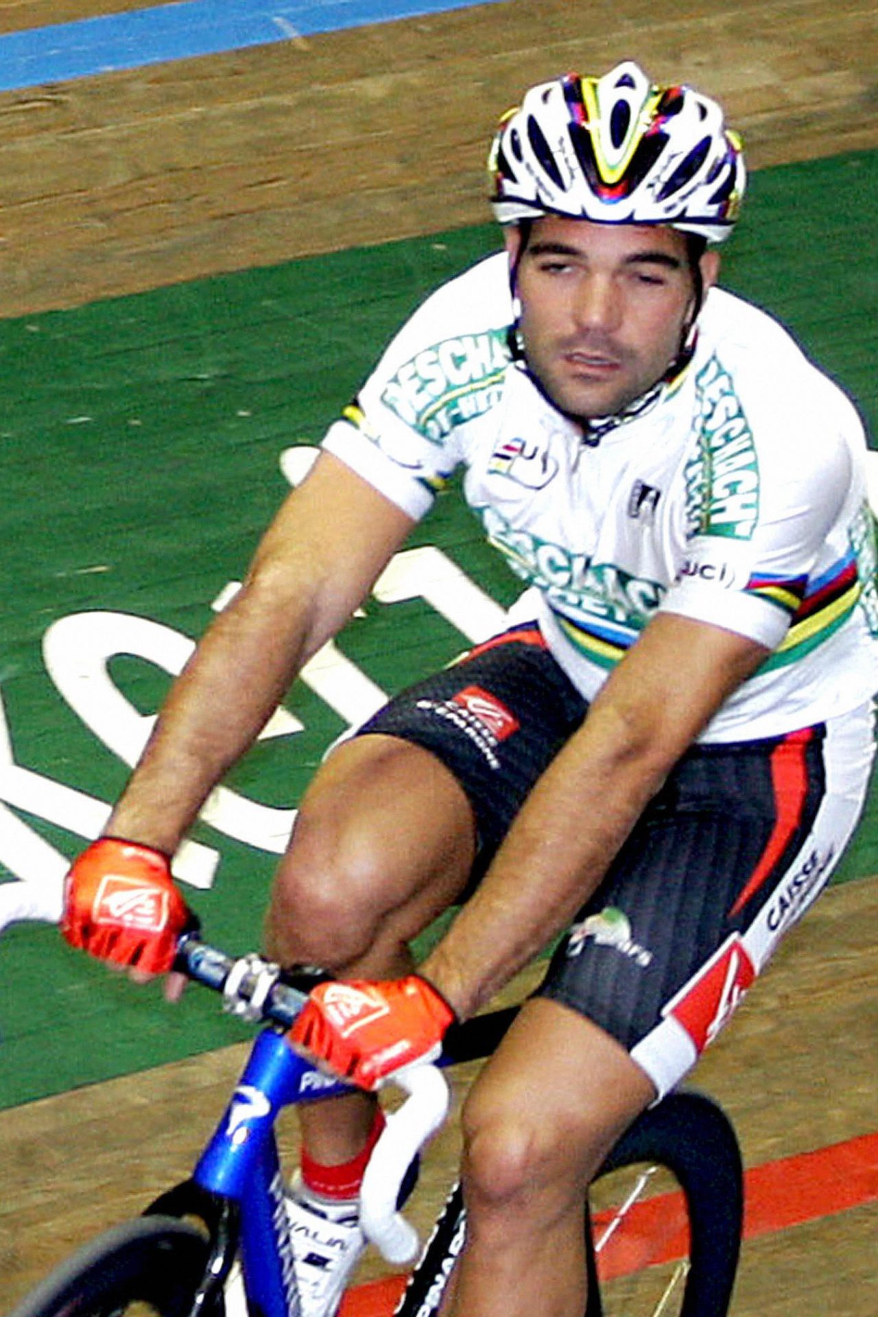 クラッシュ事故で他界したスペインのサイクルロードレーサー：イサク・ガルベス・ロペス