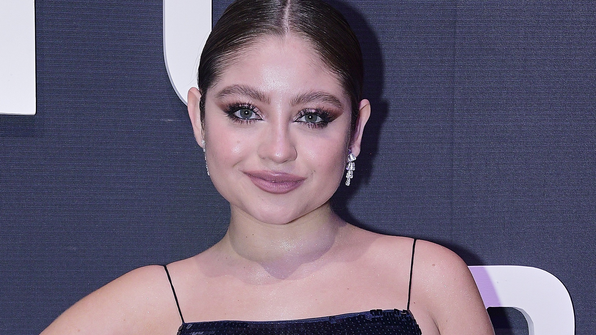 Enfrenta Karol Sevilla las críticas por negar ser novia de Emilio Osorio 