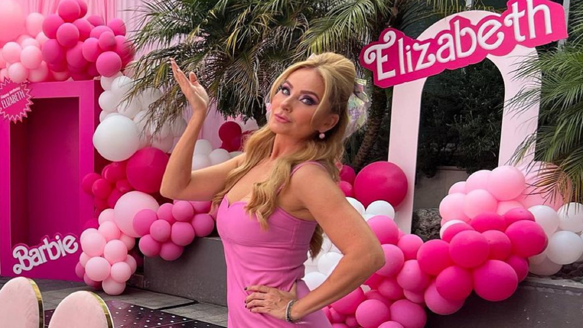 Elizabeth Álvarez, toda una Barbie en su cumple; Jorge Salinas luce irreconocible