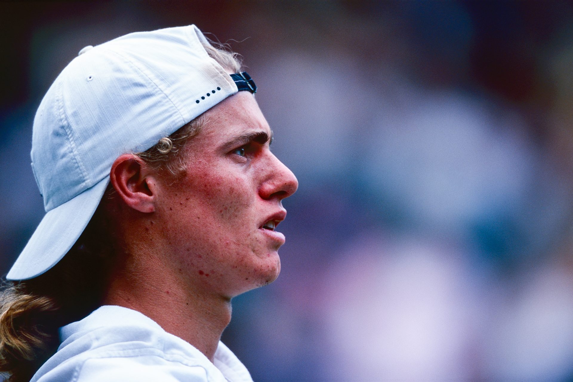 What happened to former Australian tennis superstar Lleyton Hewitt?