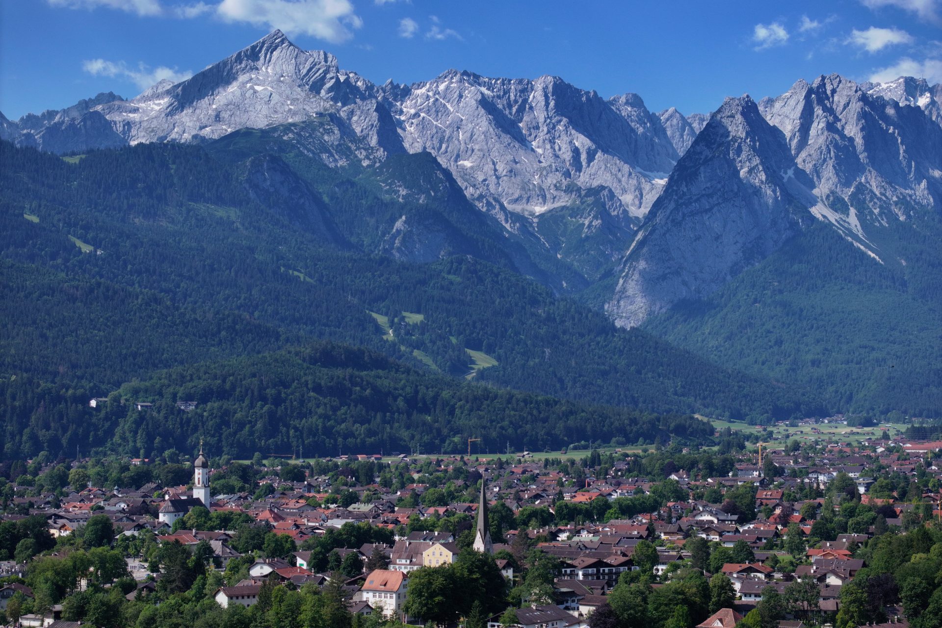 Como um caminhante de 86 anos sobreviveu 4 dias nos Alpes sem provisões