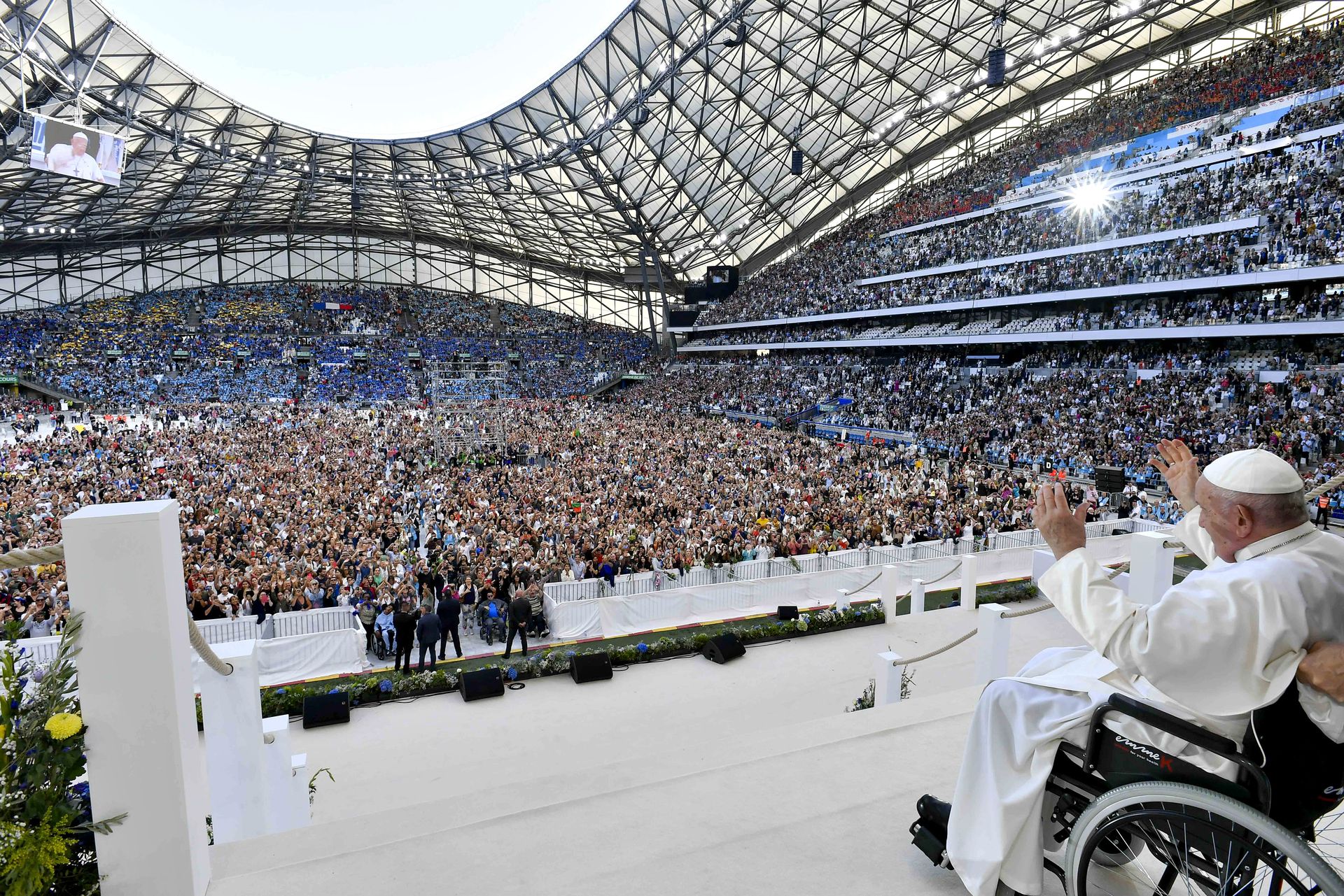 Une messe au Stade Vélodrome