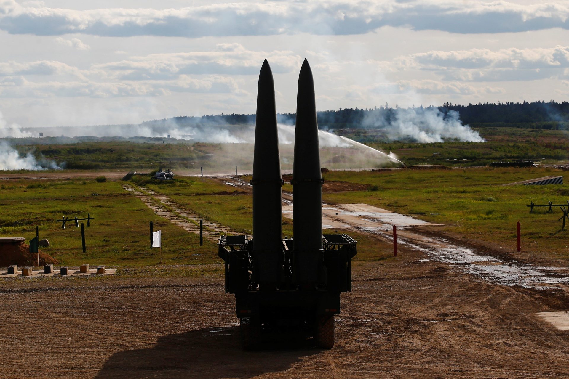 Mit vielen ballistischen Raketen gefüllt 