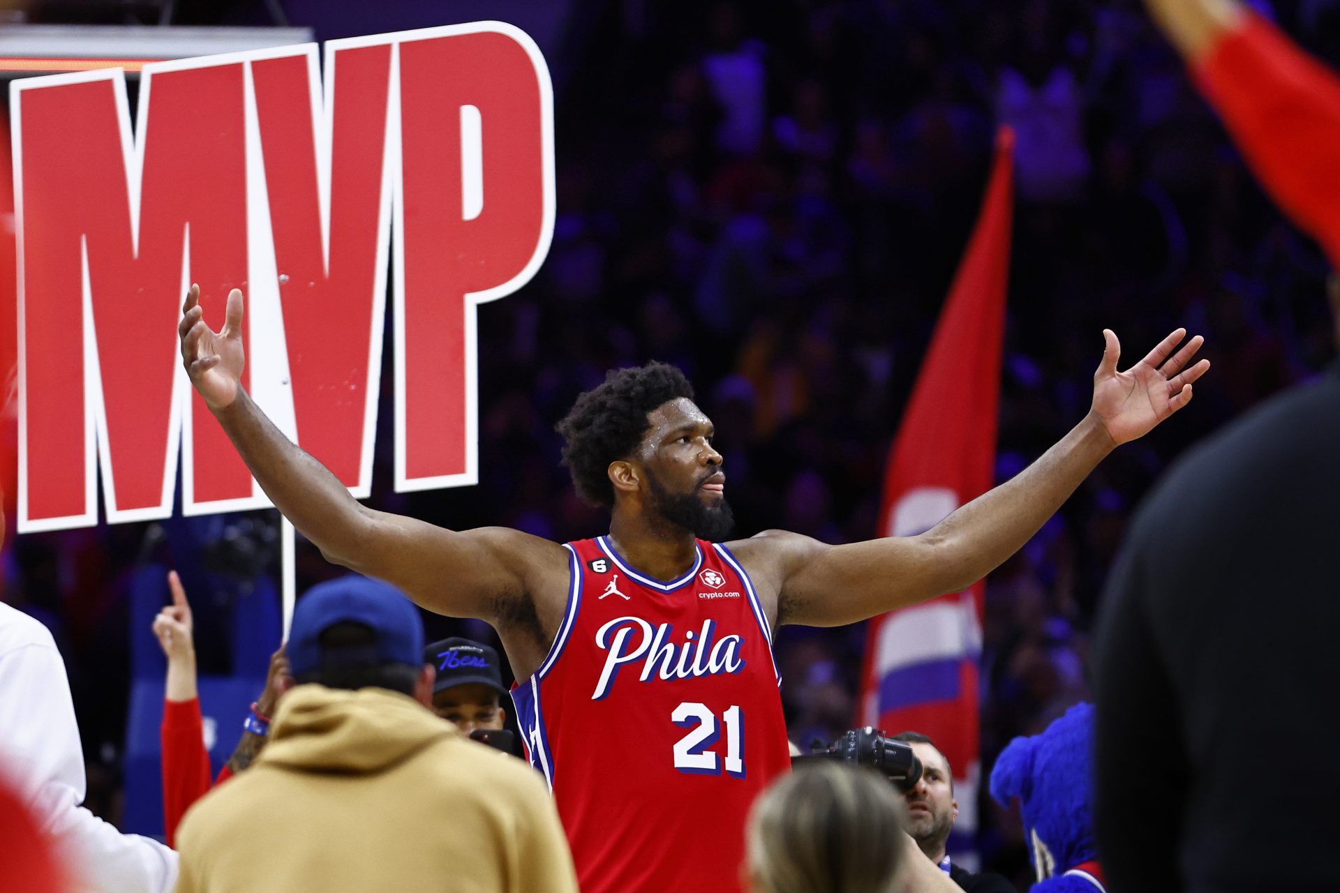 Joel Embiid répond au public français : 