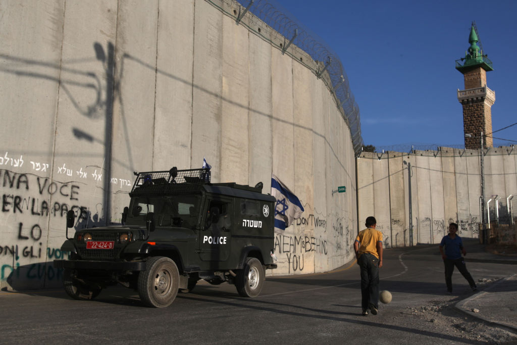 Le mur construit par Israël