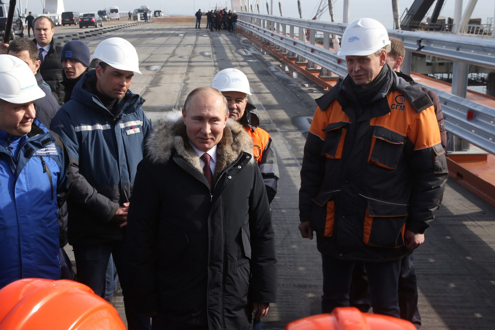 Ukraine wants to destroy the Crimean Bridge but how could they do it?