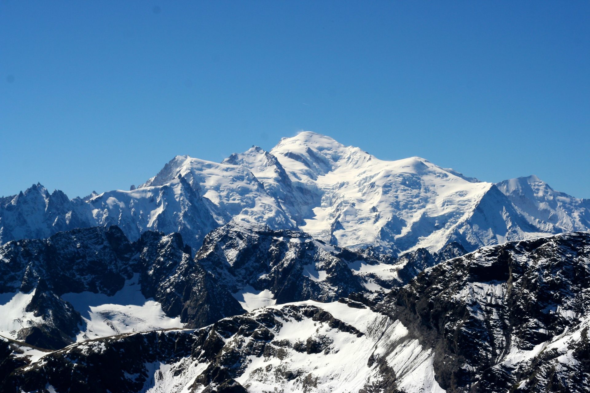 Le Mont Blanc mesure désormais 4 805,59 mètres