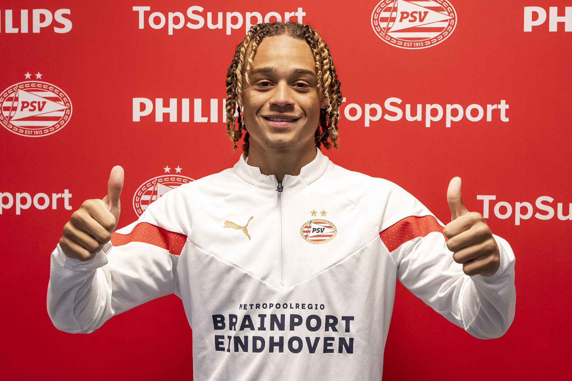 Traspaso al PSV Eindhoven (con opción de recompra)