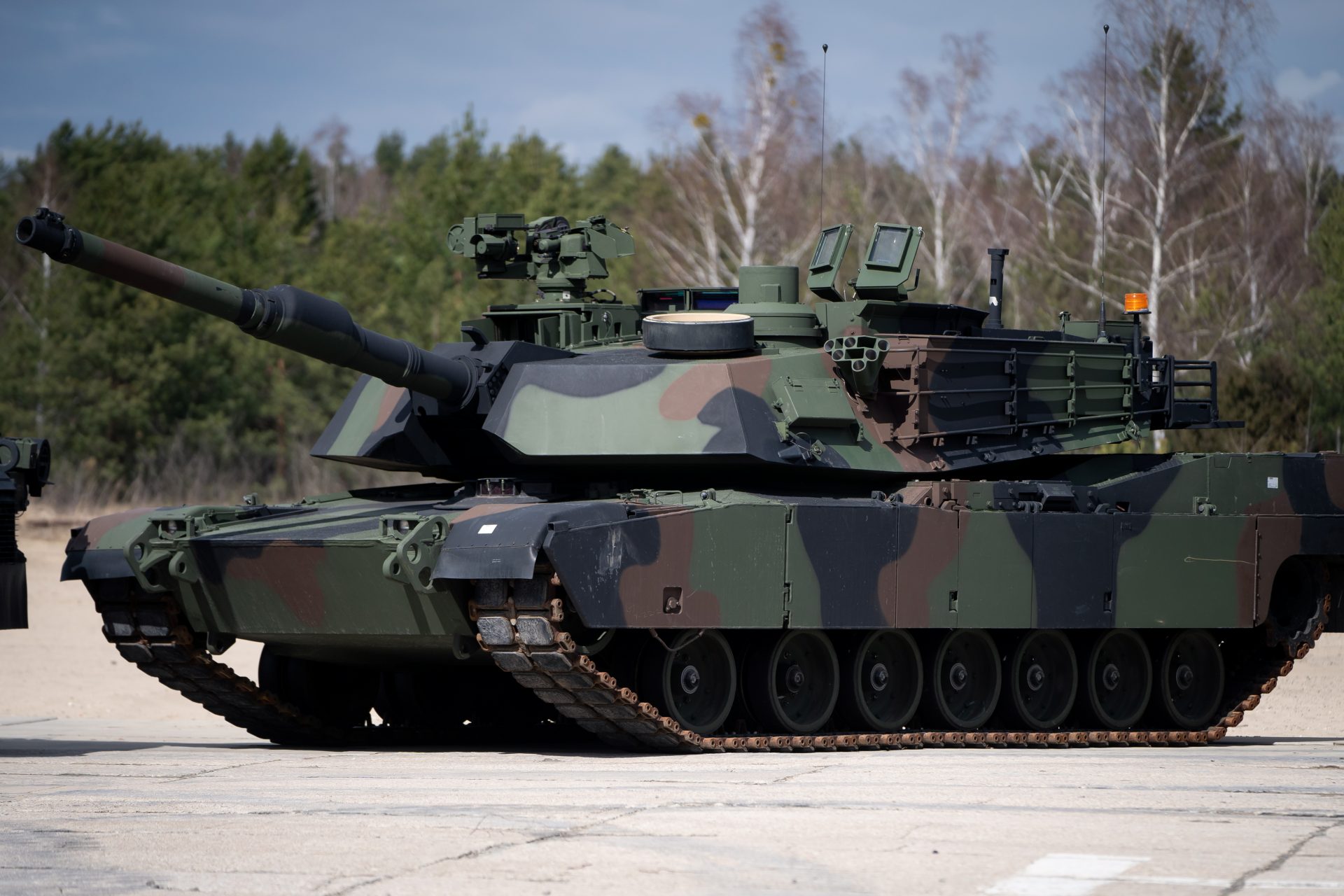 Prima apparizione dei carri armati Abrams: riusciranno a cambiare le sorti della guerra in Ucraina?