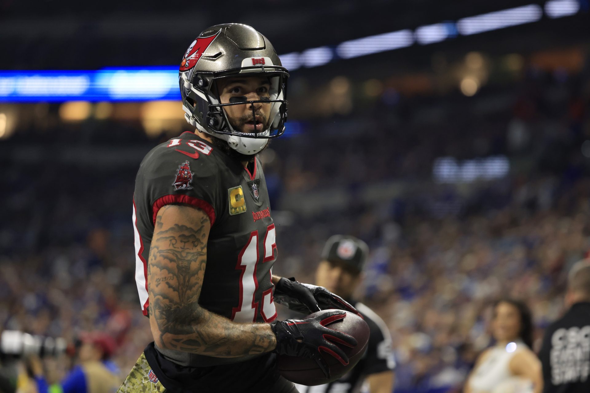 10: Mike Evans