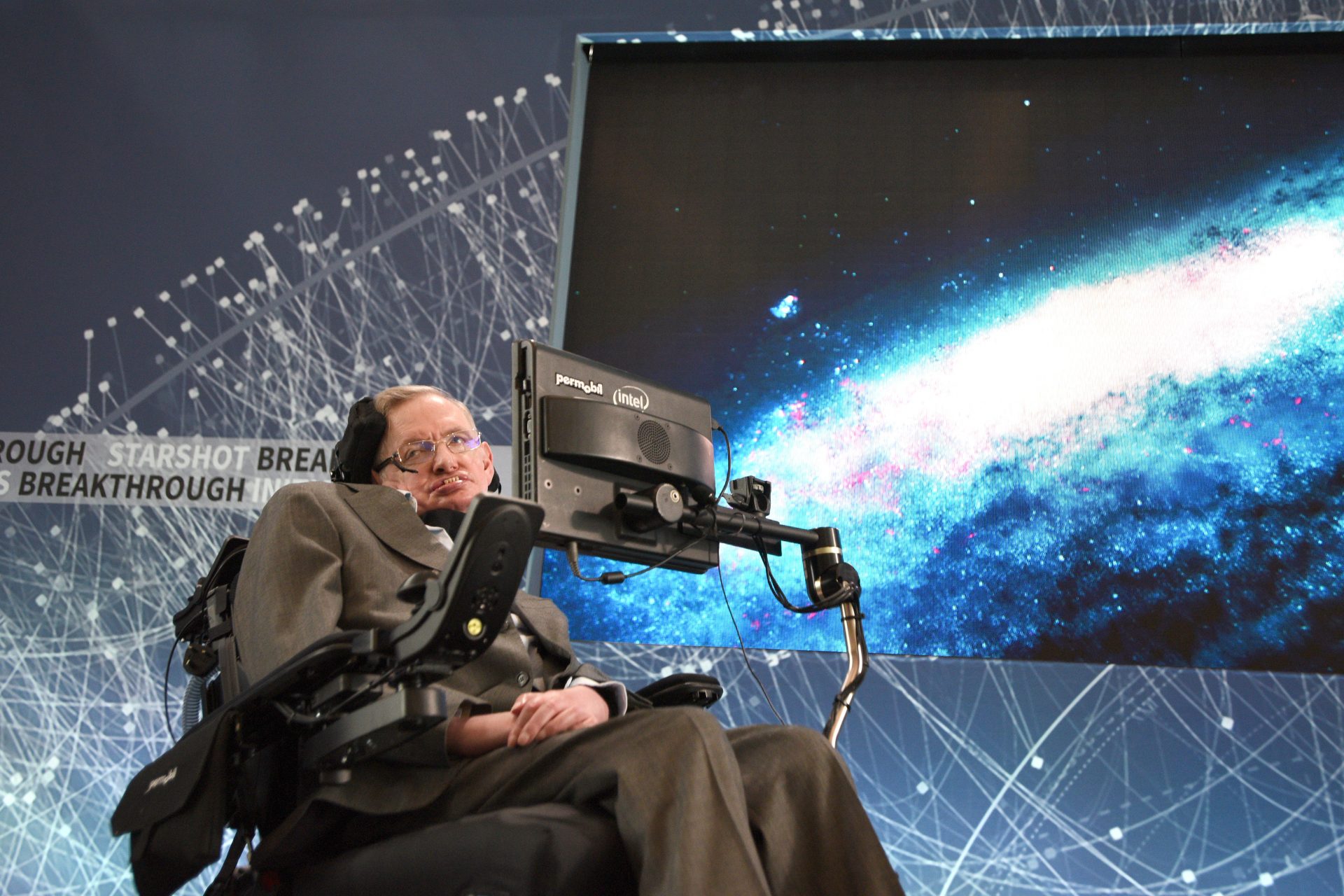 De zorgwekkende voorspellingen van Stephen Hawking: het einde van de wereld is nabij!