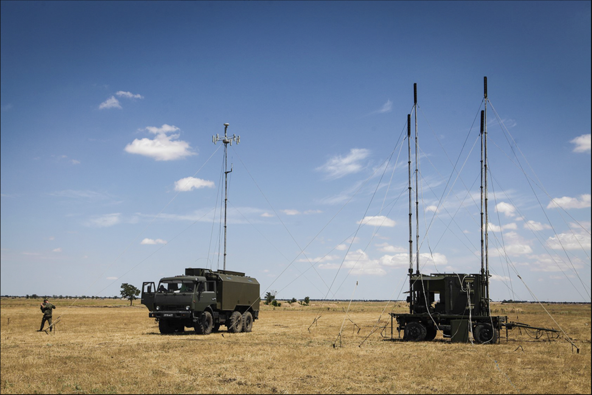 A combination of antennae and radio-signal generators