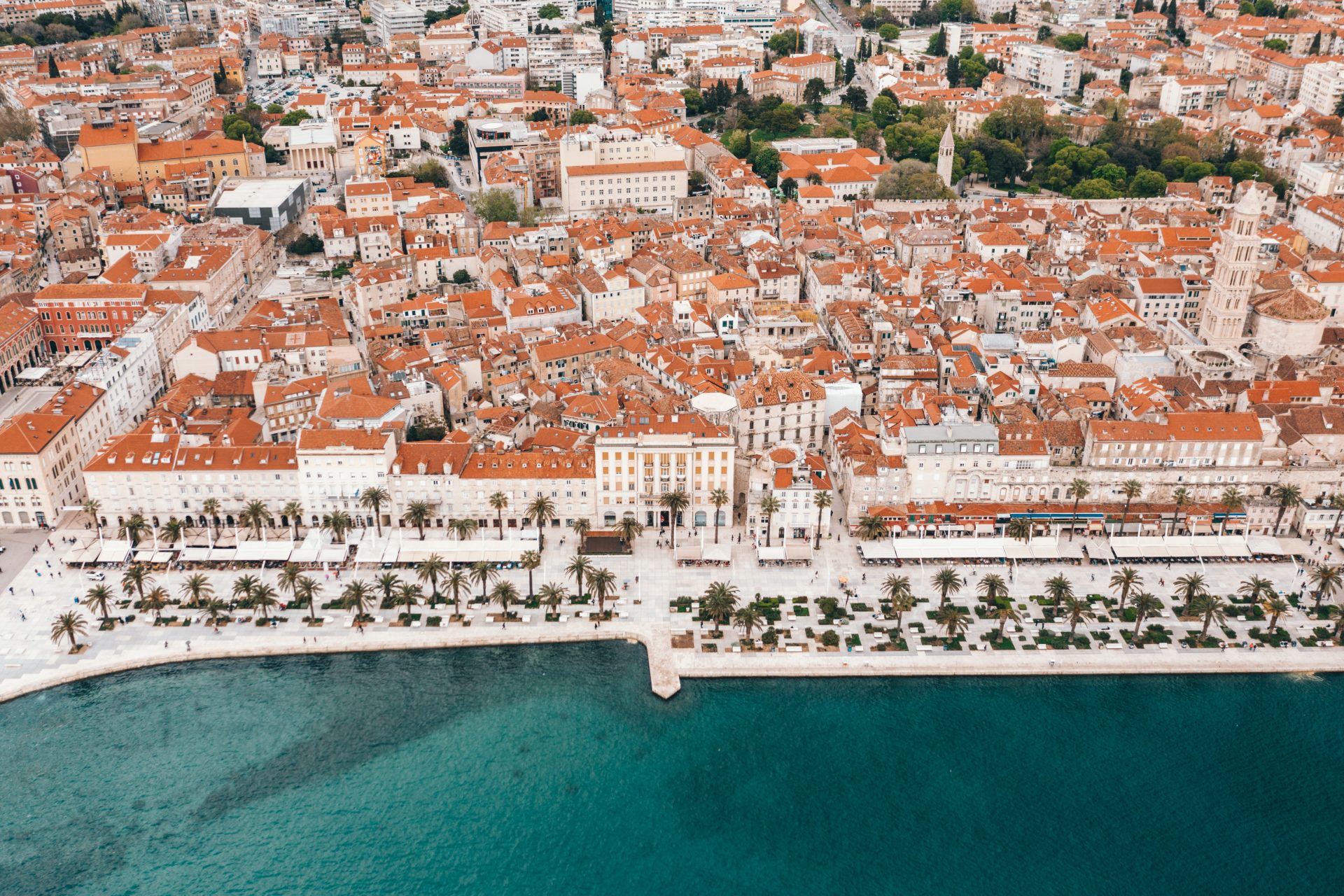 Split: Een historische stad geteisterd door feestvierende nederlanders