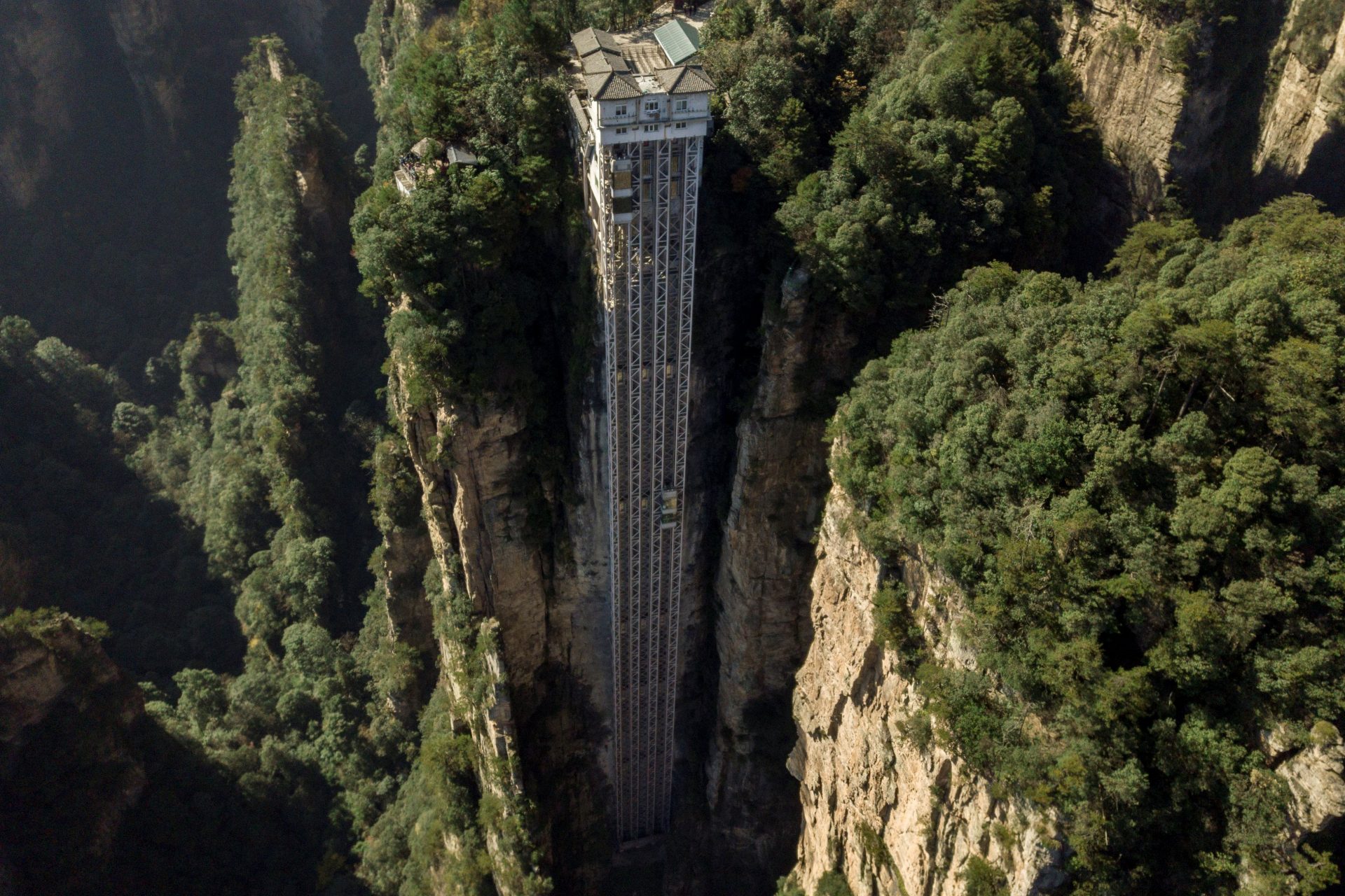 Os Elevadores Bailong (Zhangjiajie, Hunan)