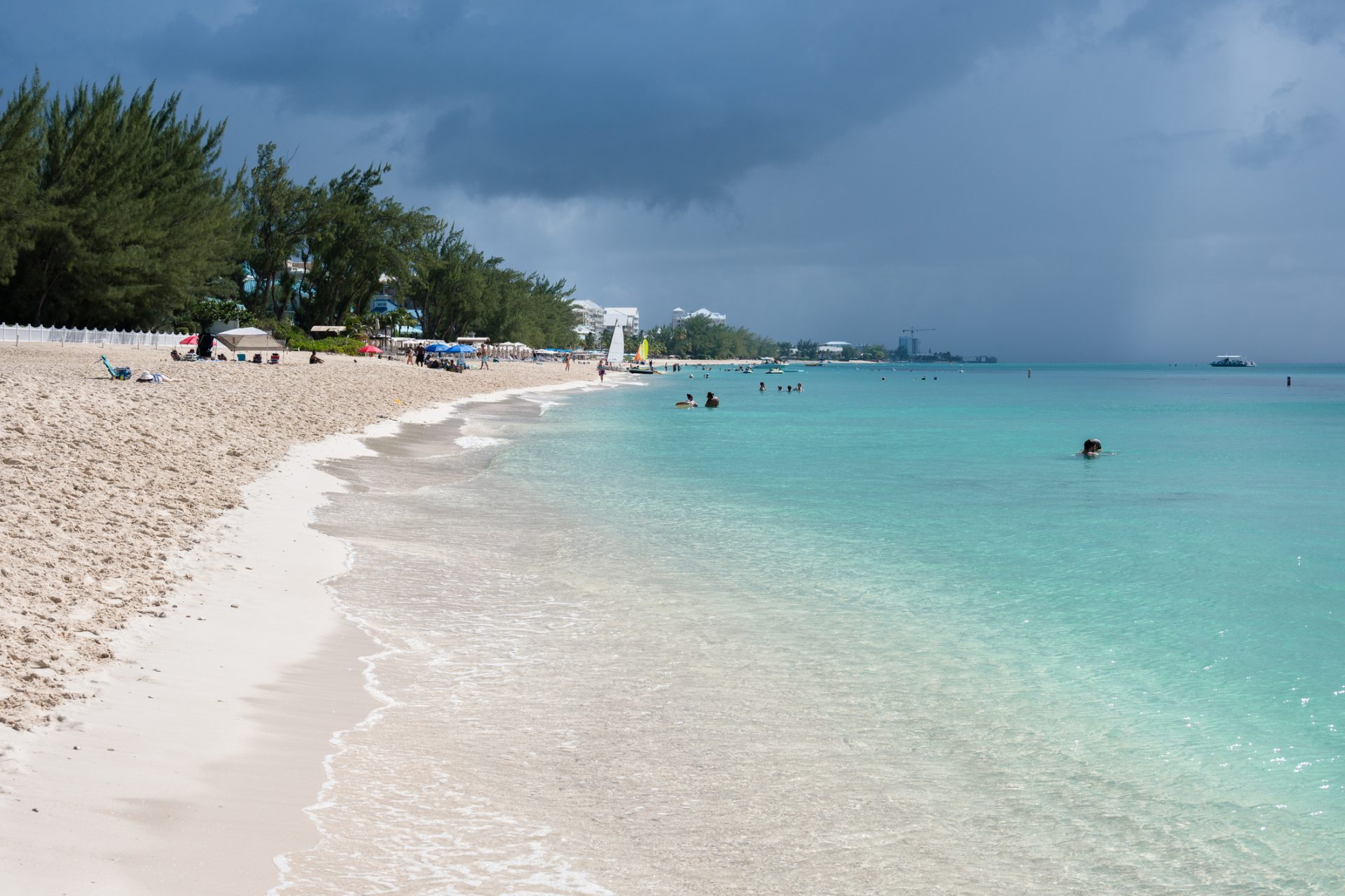 14º lugar: Seven Mile Beach - Ilhas Cayman, Reino Unido