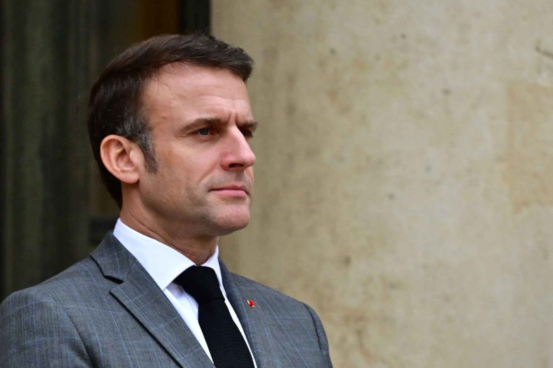 Il a aussi imité Emmanuel Macron