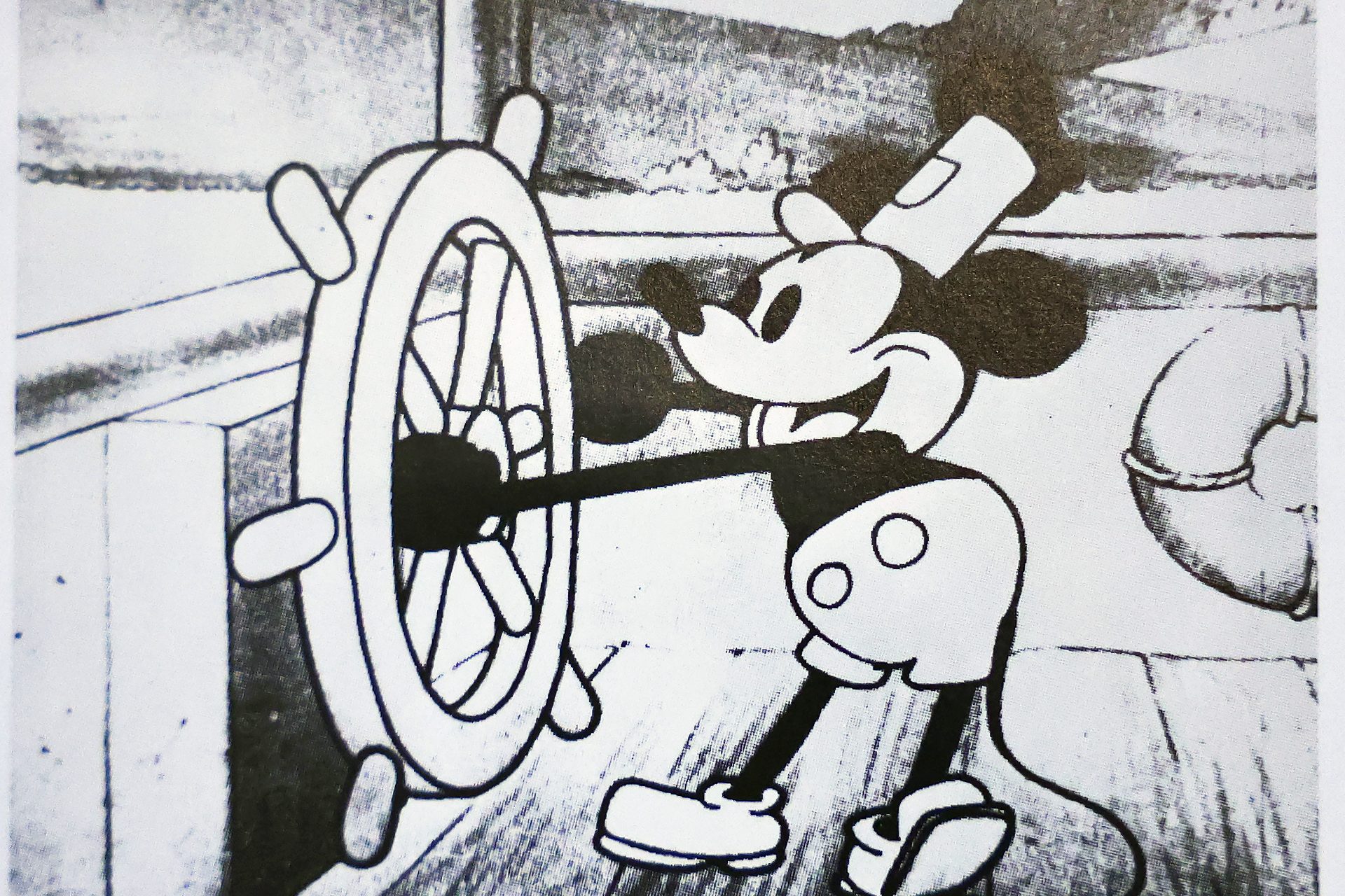 Mickey Mouse no lleva tirantes