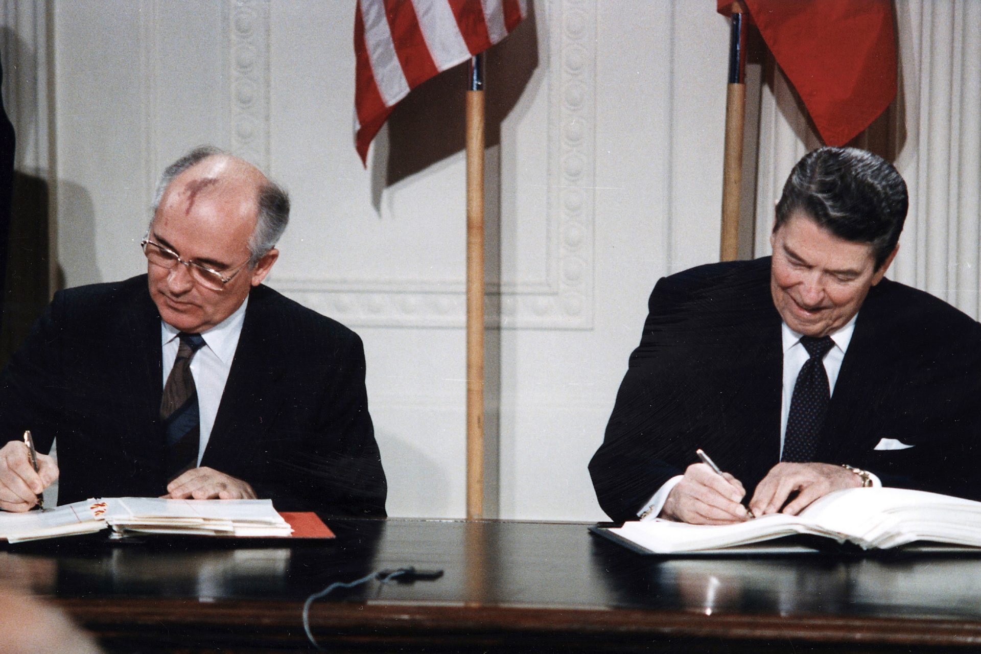 A CIA teria analisado f e z e s de Gorbachev