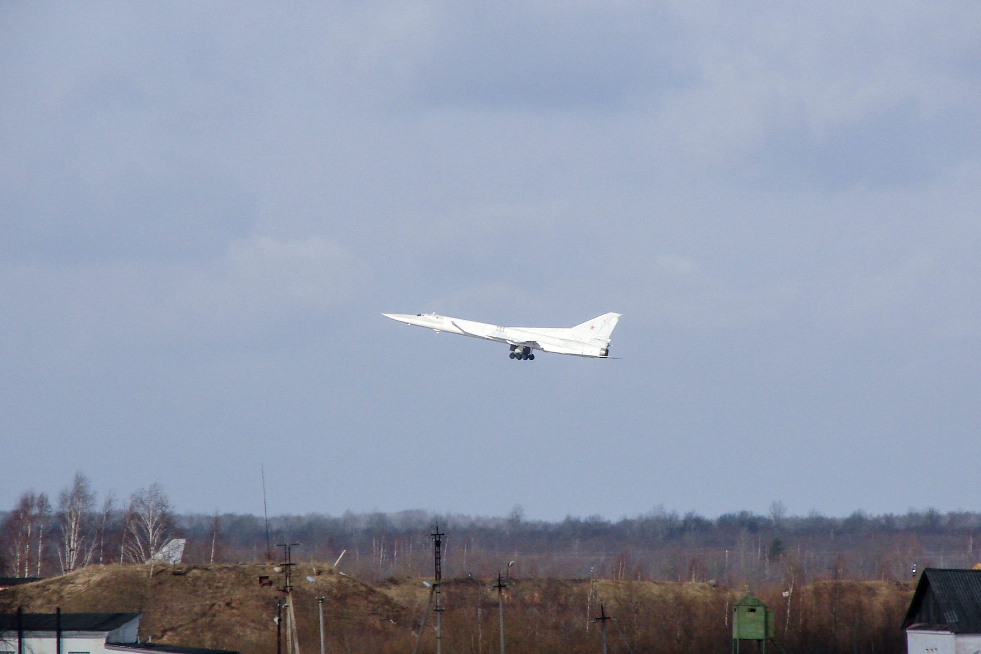 El ataque a la base aérea de Soltsy-2 