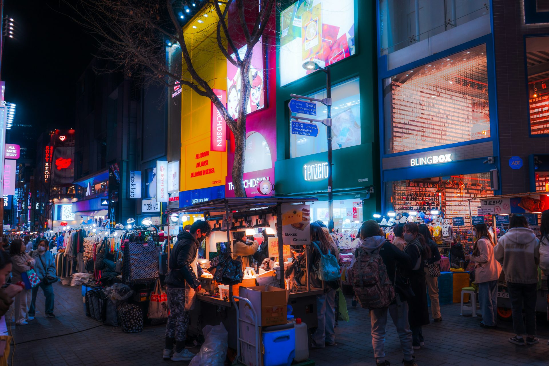 Evening shopping and dining