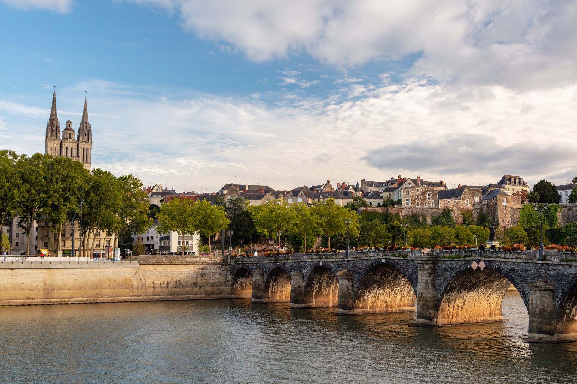 Angers toujours en première place