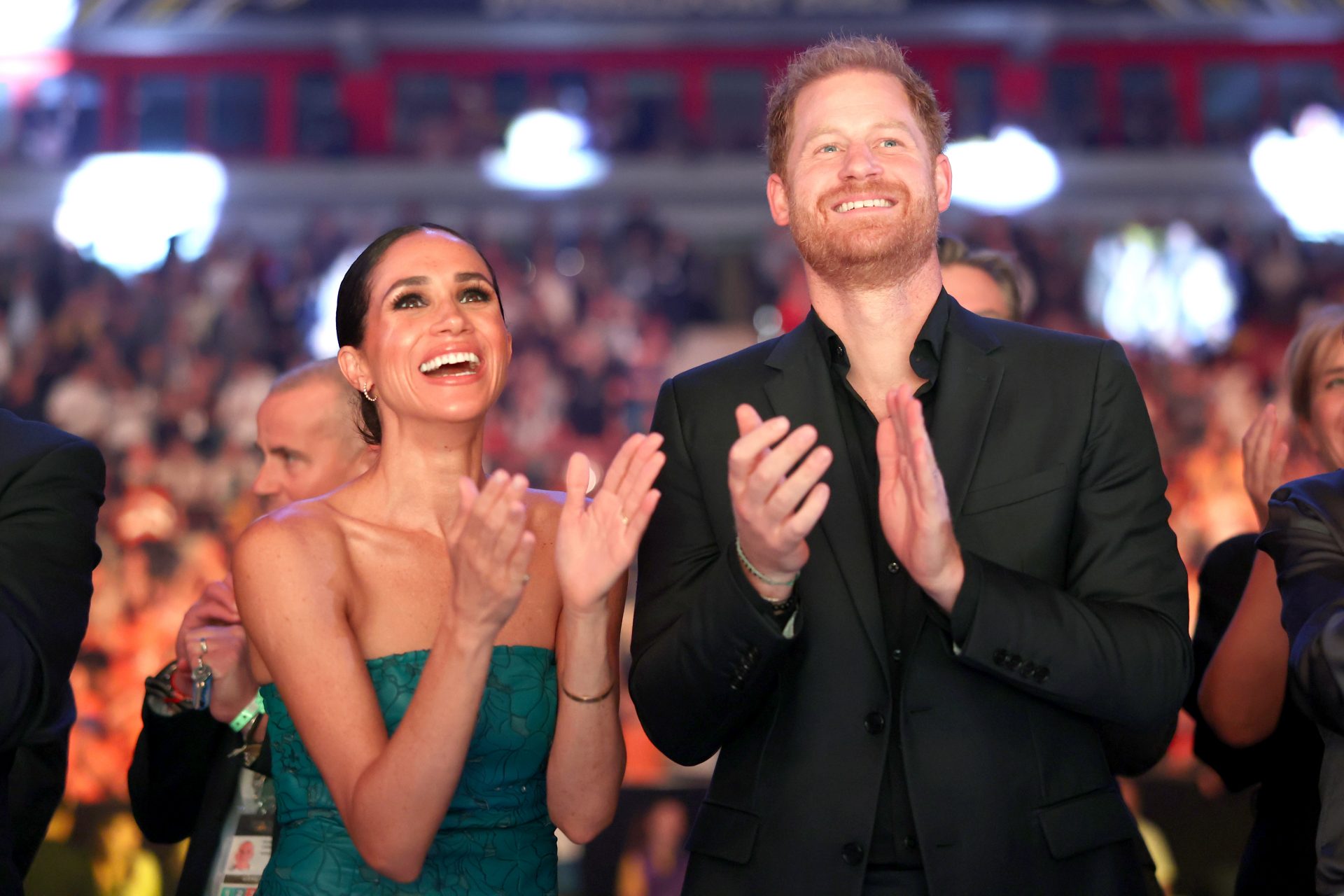 Harry & Meghan: reactions to new Sussex Website