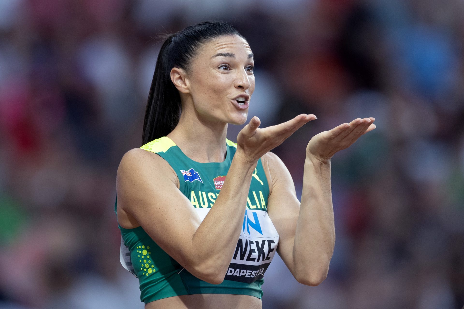 Michelle Jenneke: The athlete who went viral thanks to her warm-up routine