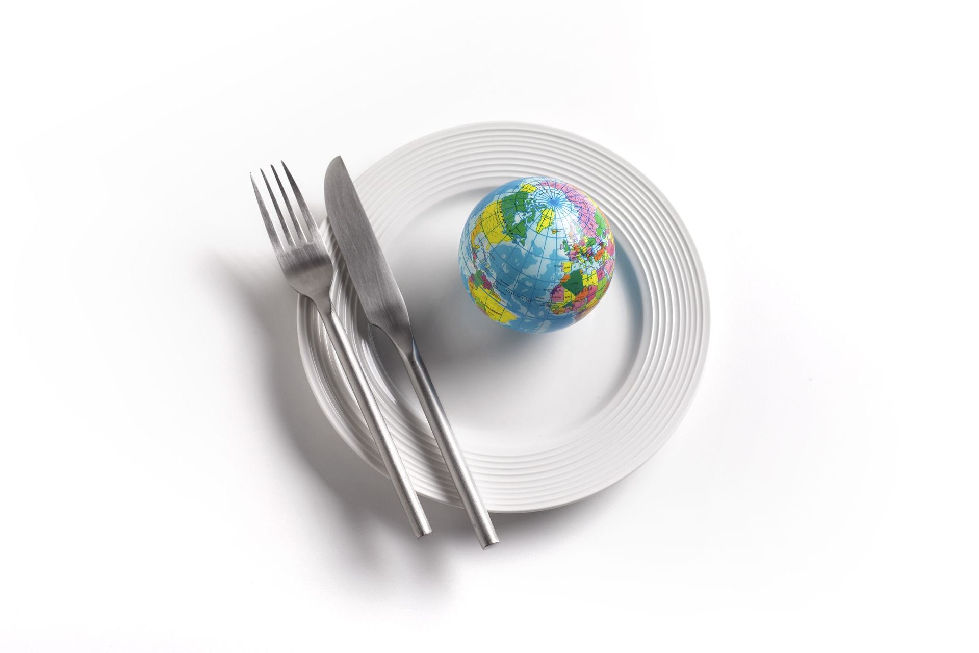 世界人口の4％が食糧不足に苦しむ