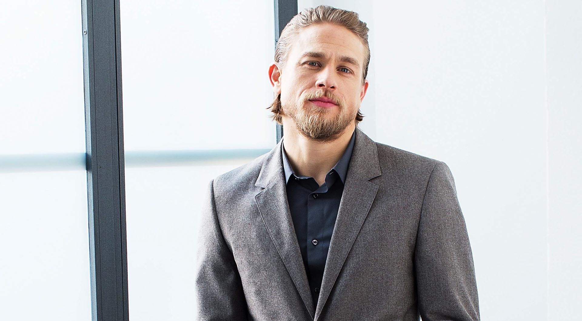 Charlie Hunnam - An Englishman who had to relearn an English accent