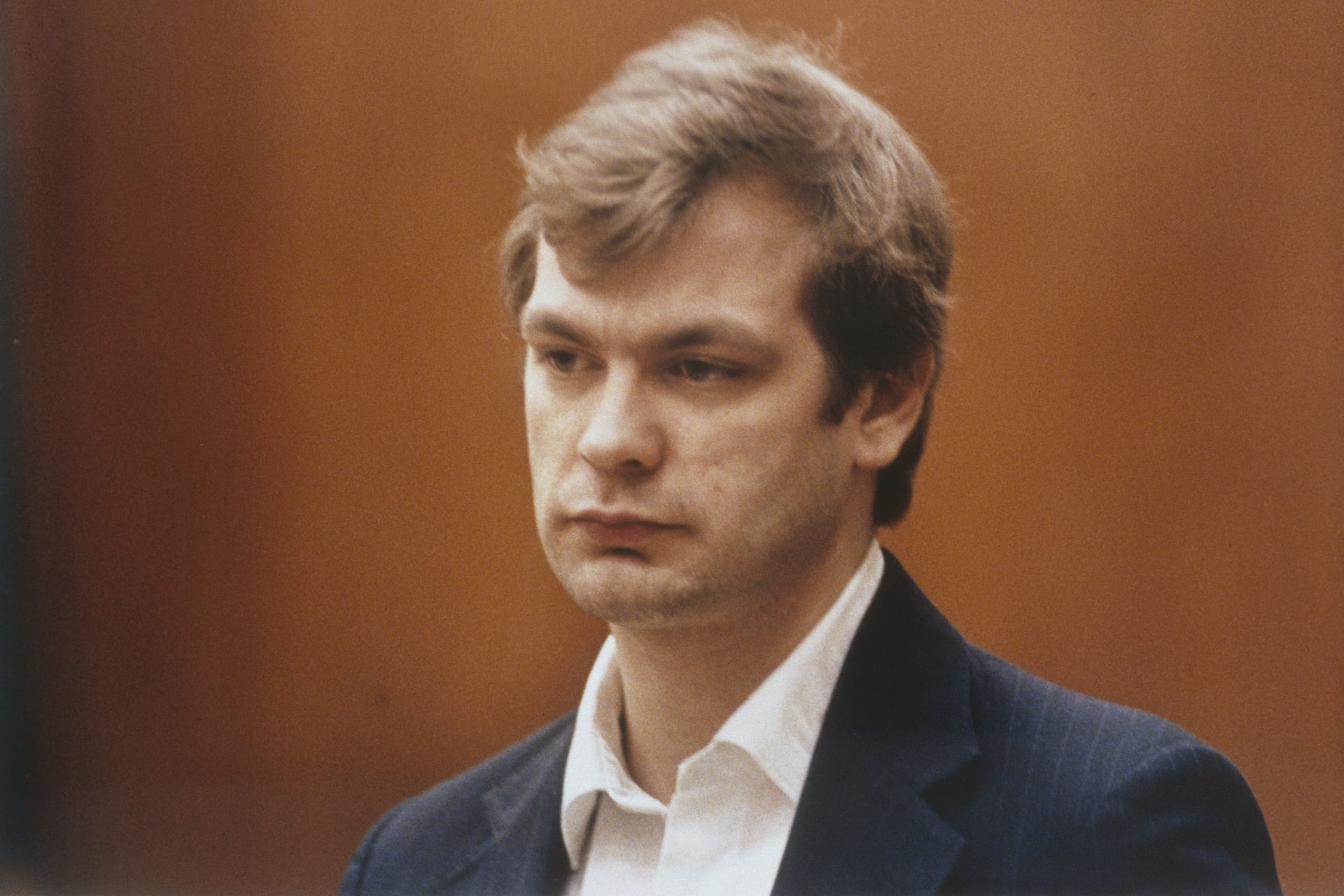 Il serial killer Jeffrey Dahmer viene ucciso in prigione