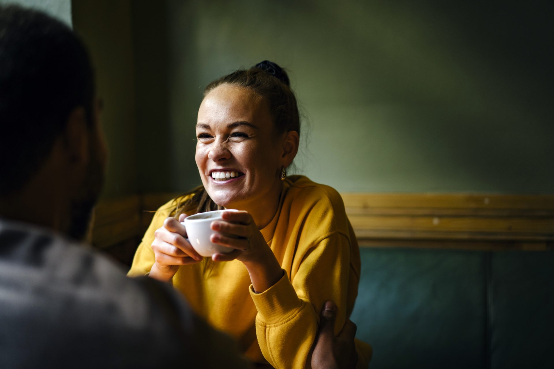 Si tende a sorridere alle persone che ci attraggono