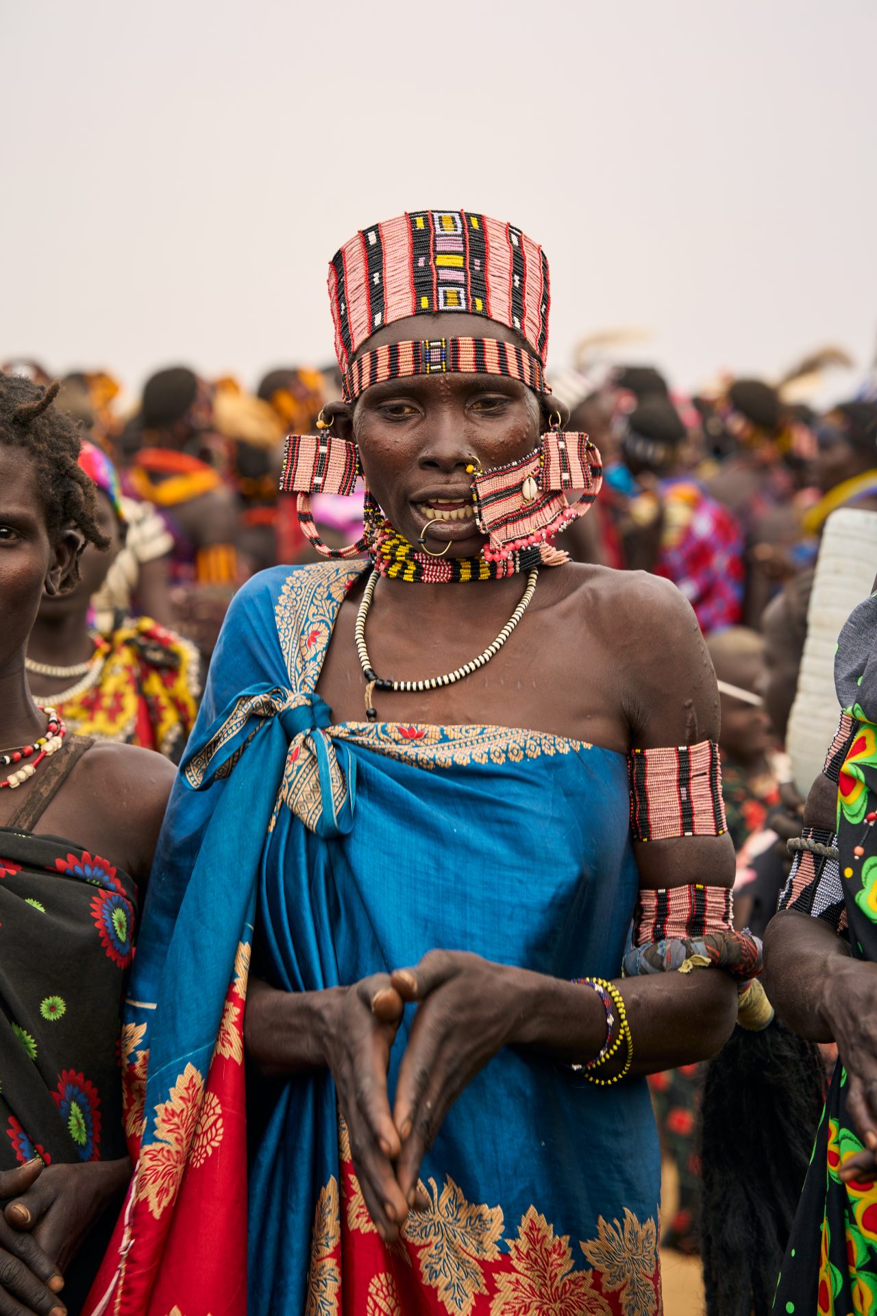 11. Aretes de peso (Culturas diversas)