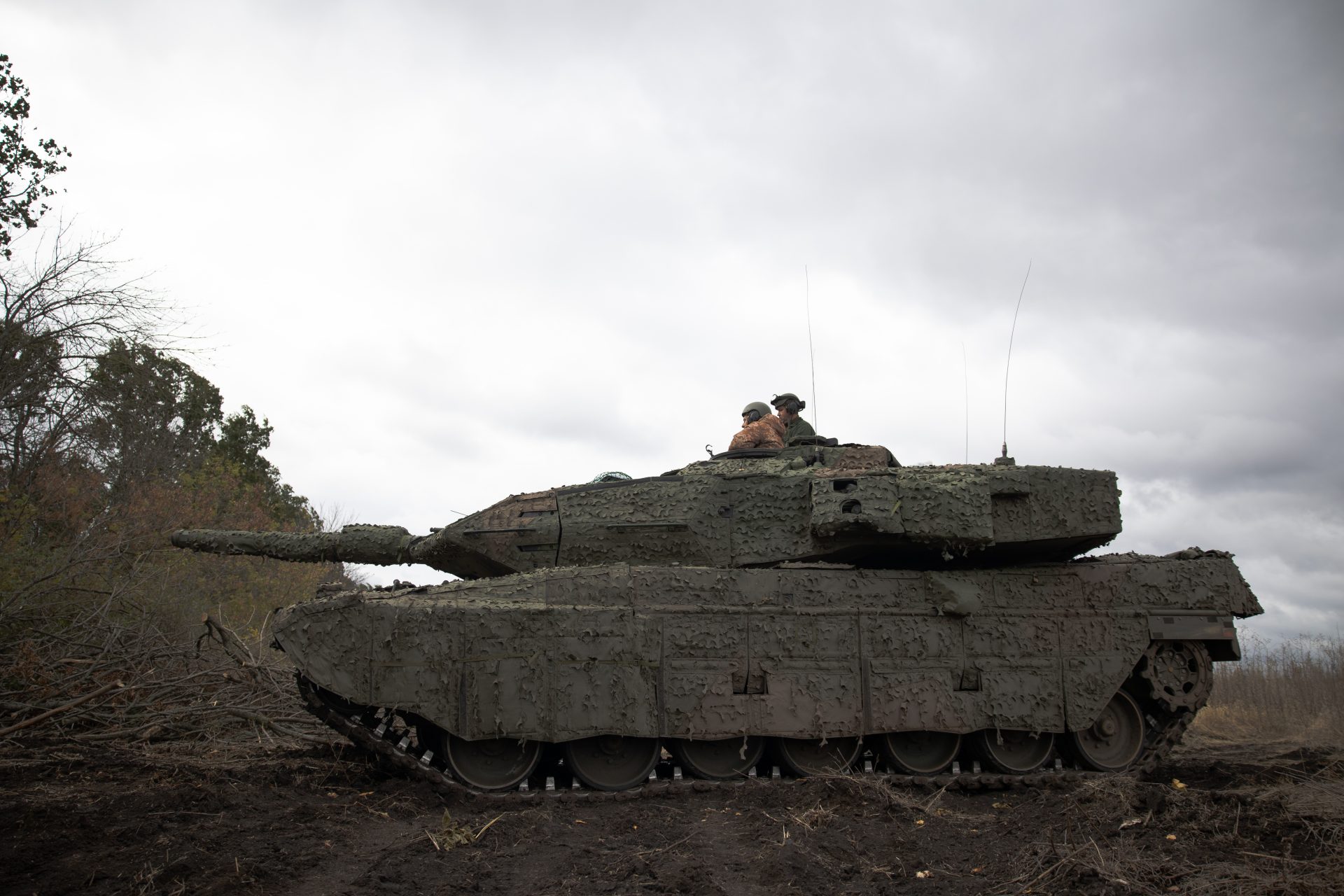 O poderoso armamento M-2 Bradley impressionou ao destruir um tanque russo