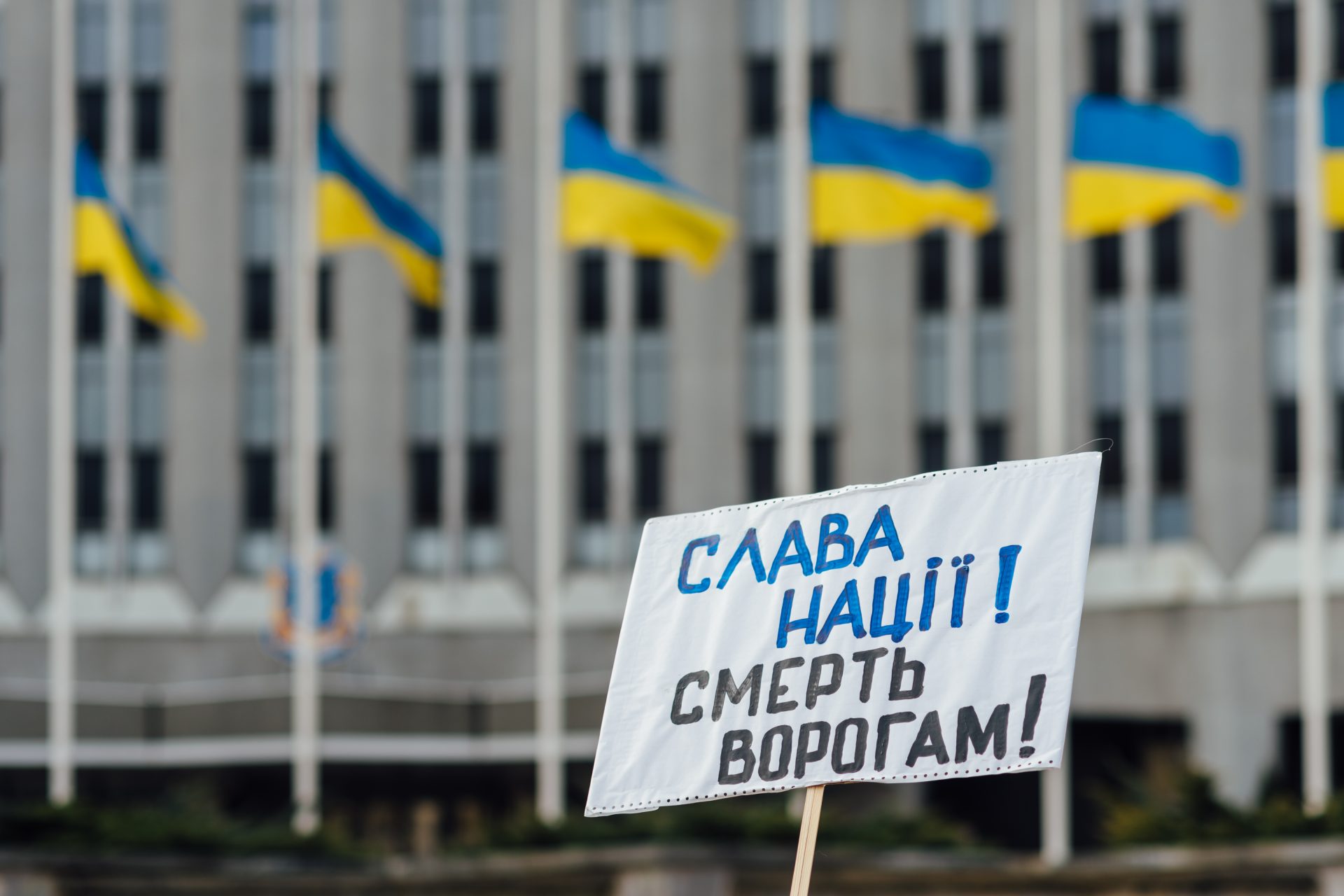 So haben Kiews Verbündete die Ukrainer in der Stunde der Not gerettet
