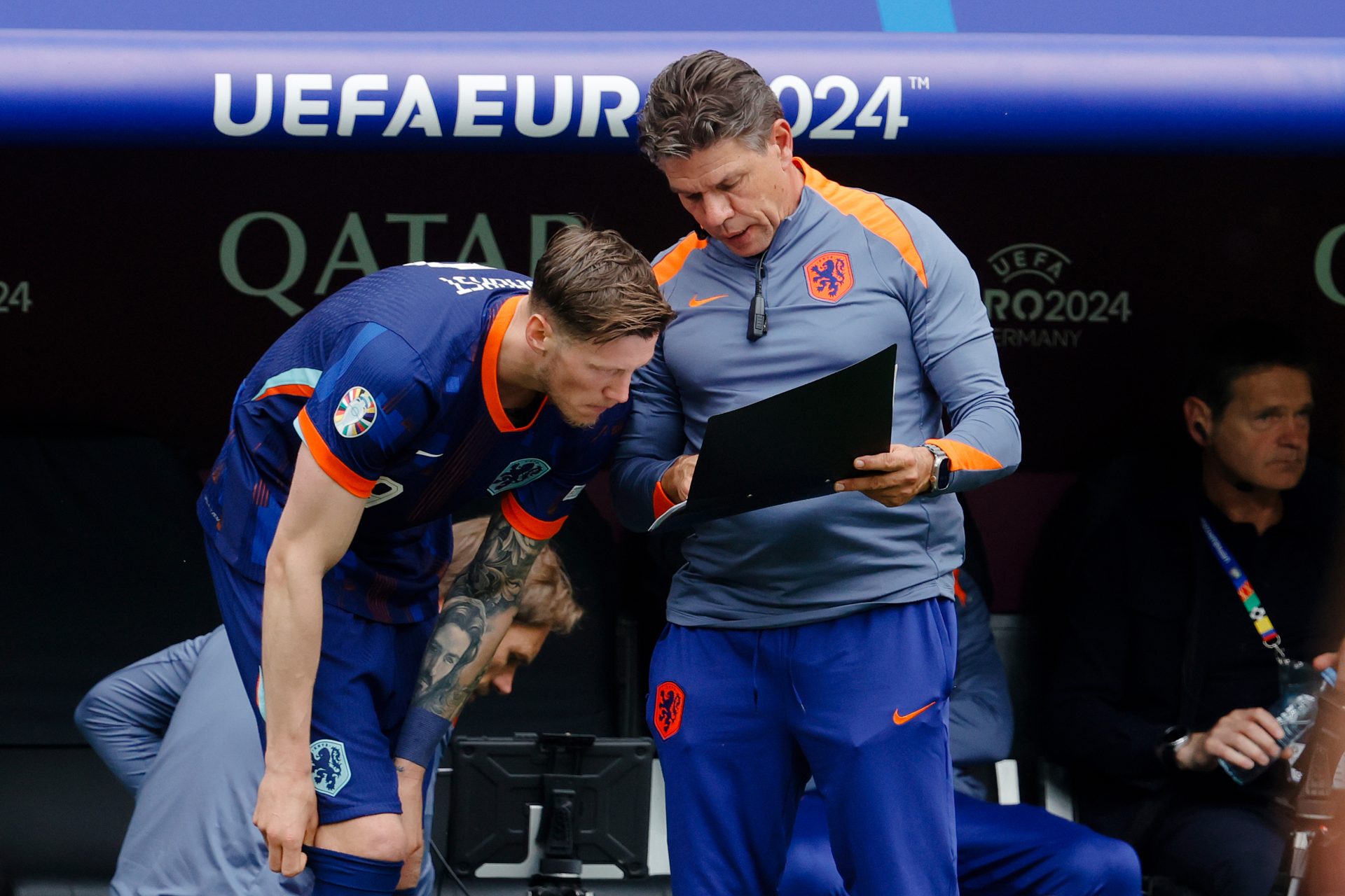 Oranjekoorts: Weghorst stunt weer op het laatste moment... net als in 2022 tegen Argentinië
