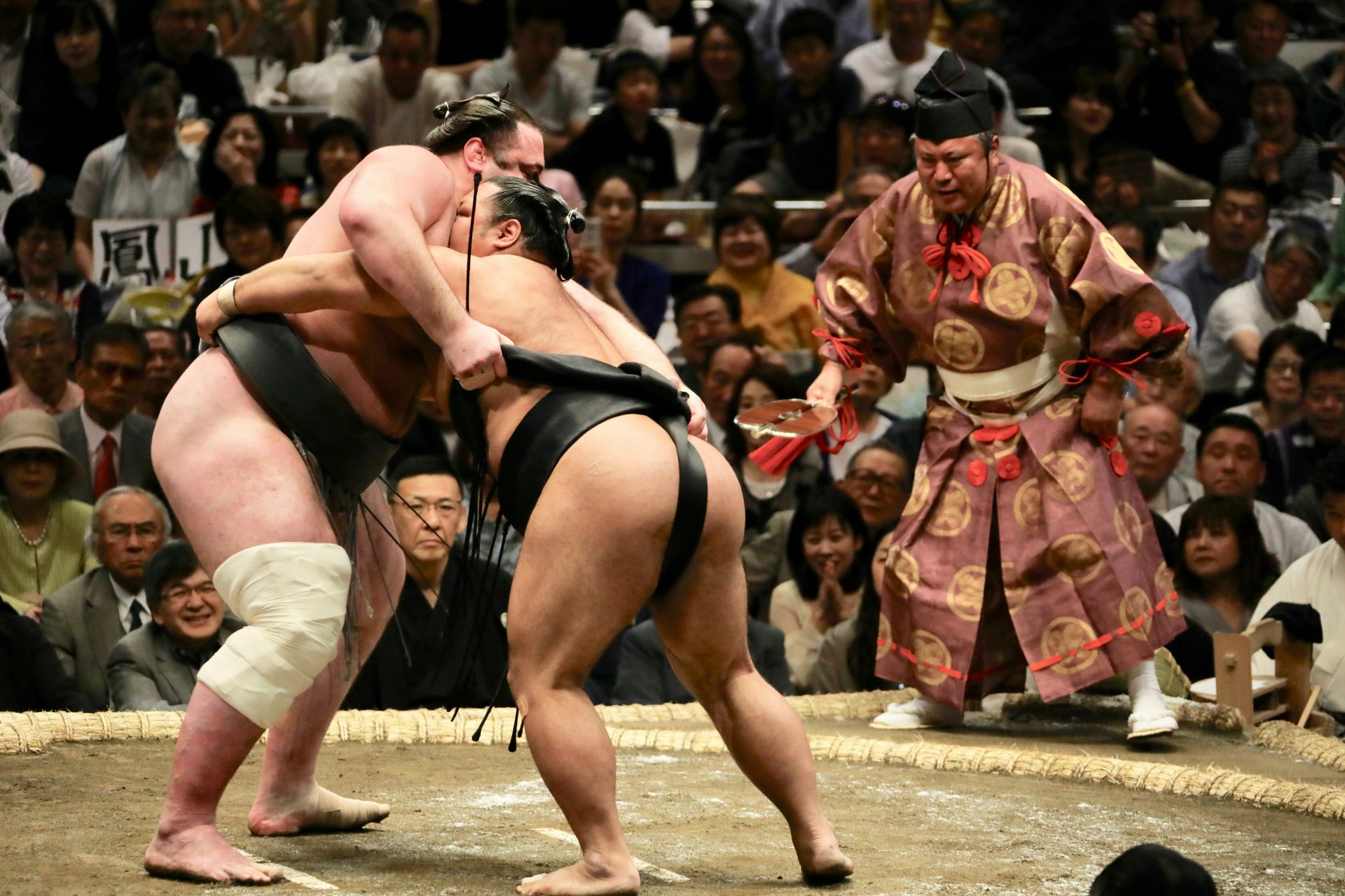 朝青龍の引退で一人横綱へ