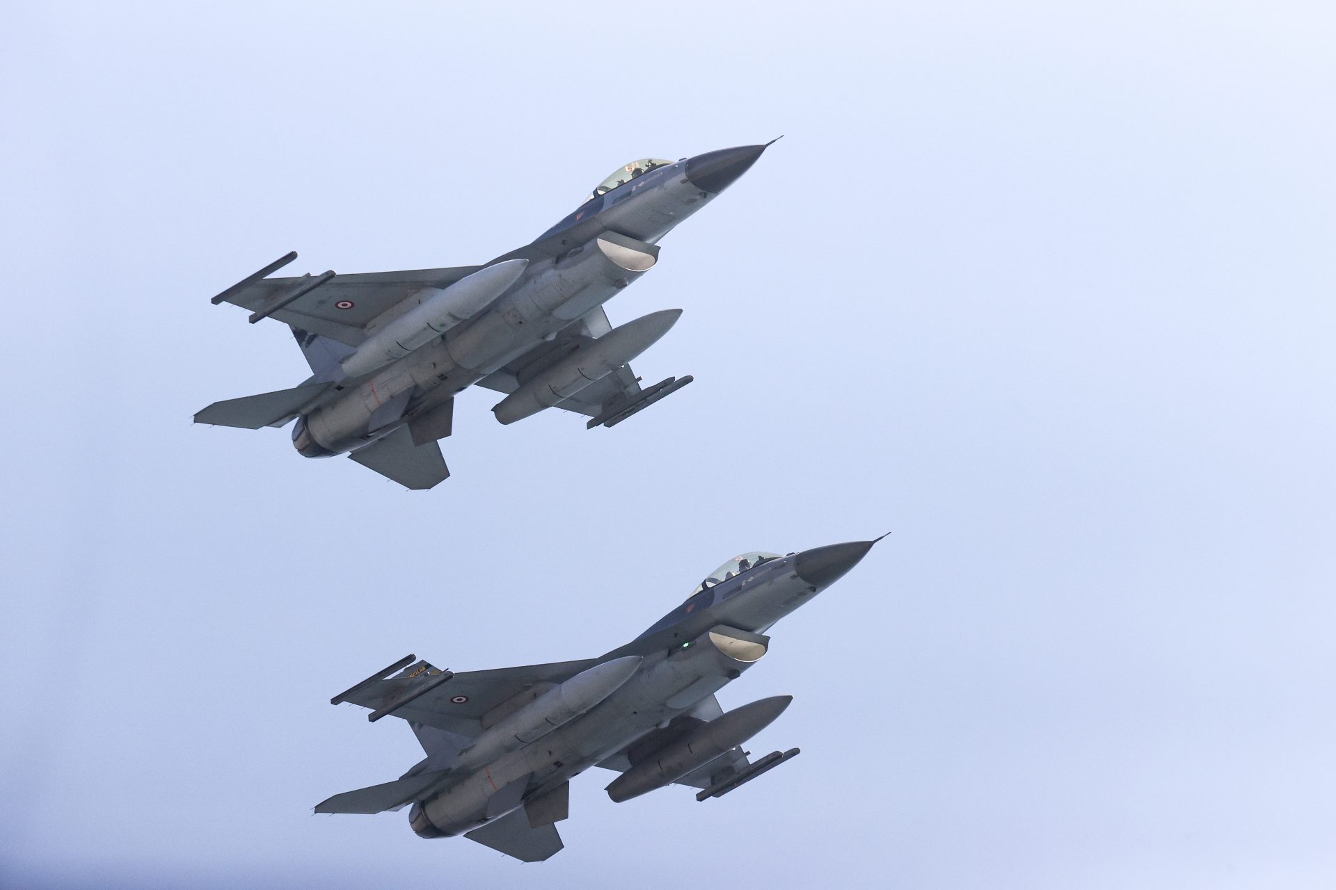 A Ukrainian ally is sending Kyiv F-16s for deep strikes into Russia's rear