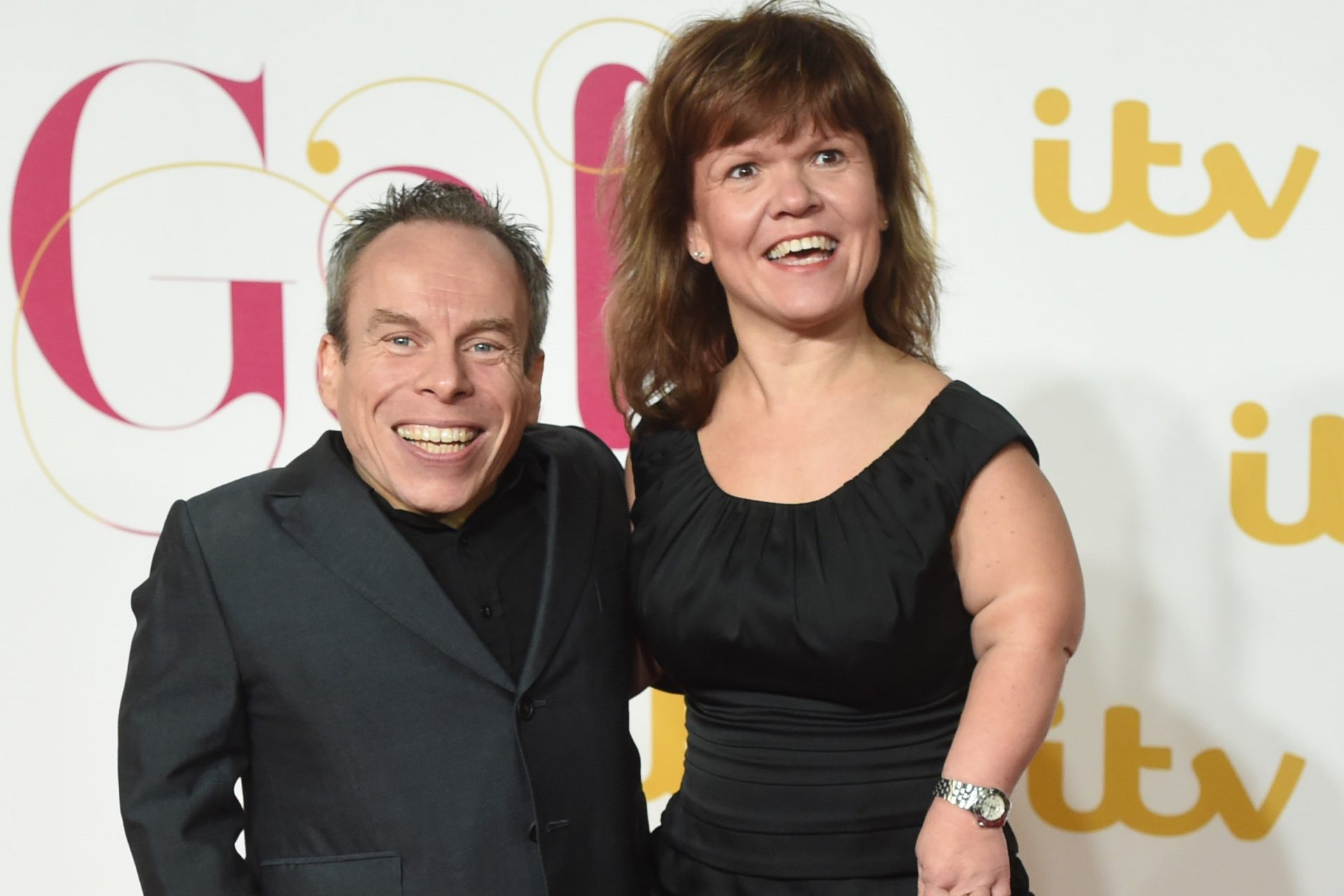 Warwick Davis announces that his wife has died at 53