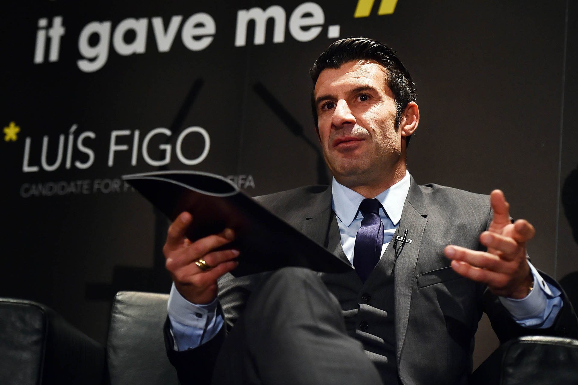 Los temas con Hacienda de Luis Figo