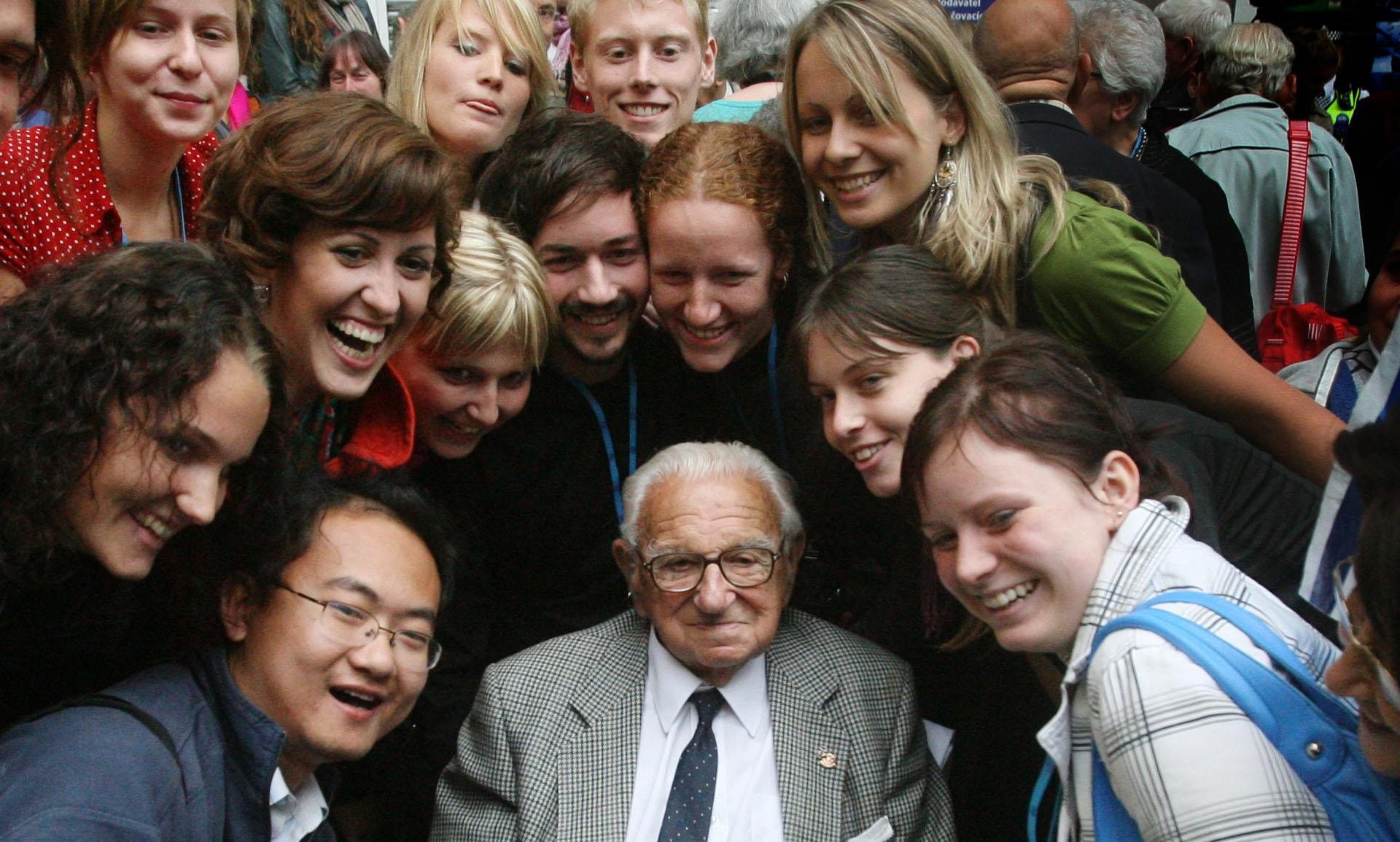 La historia de Nicholas Winton, el 'Schindler británico' que salvó a 700 niños