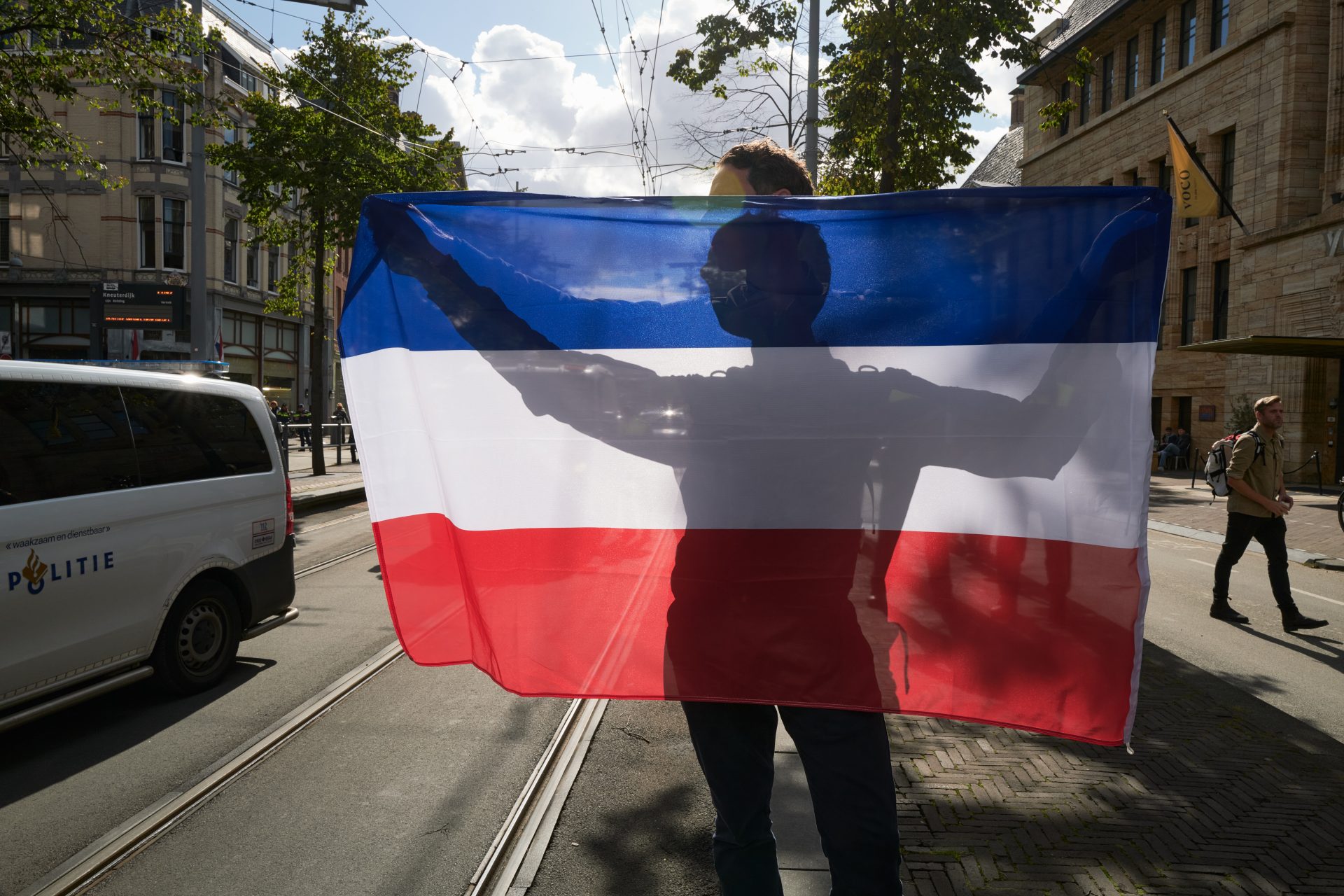 Ondersteboven vlag: een ernstig symbool in Nederland en de VS